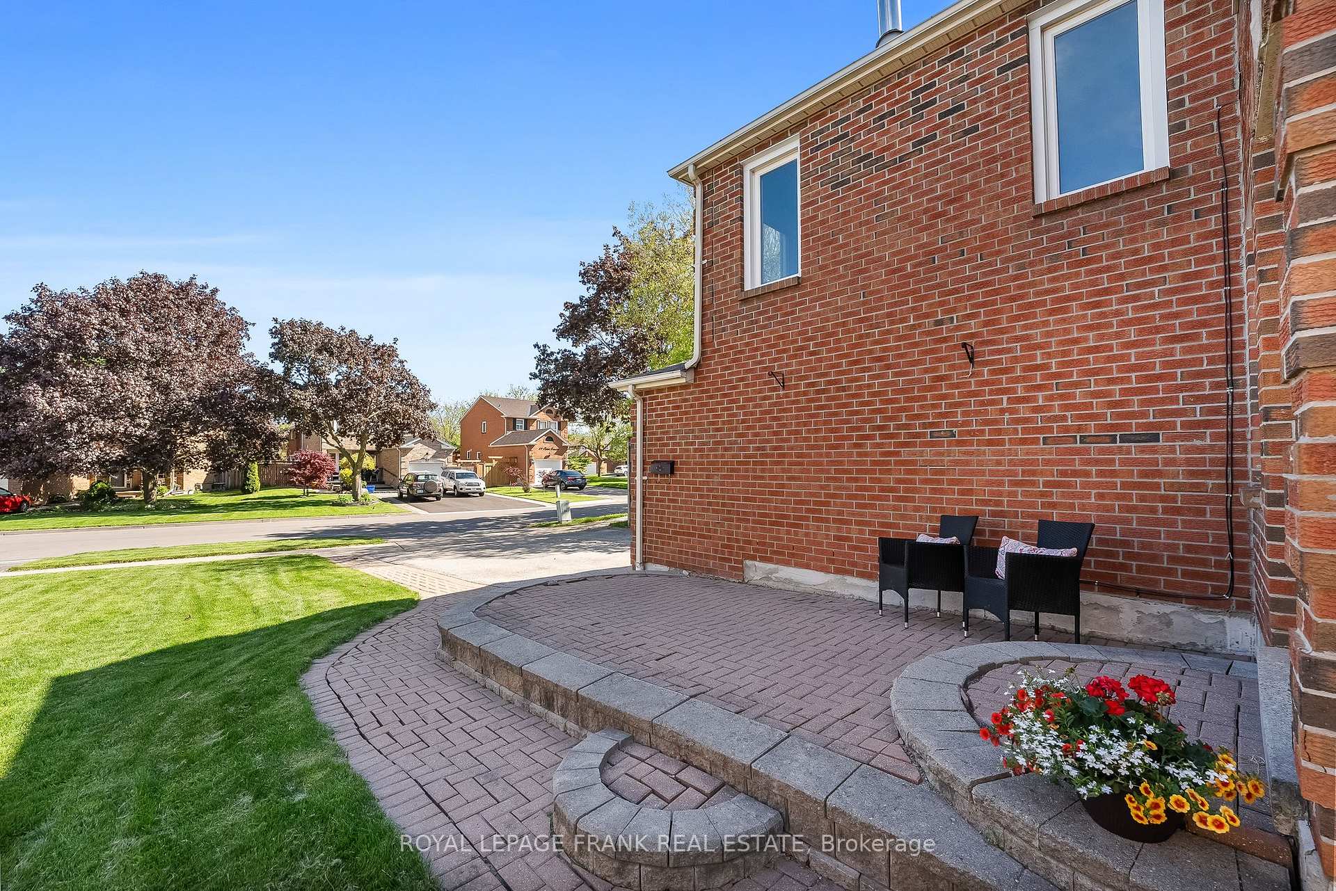 Photo 2 of 110 Tipton Crescent, Ajax, Central West — HOMEH