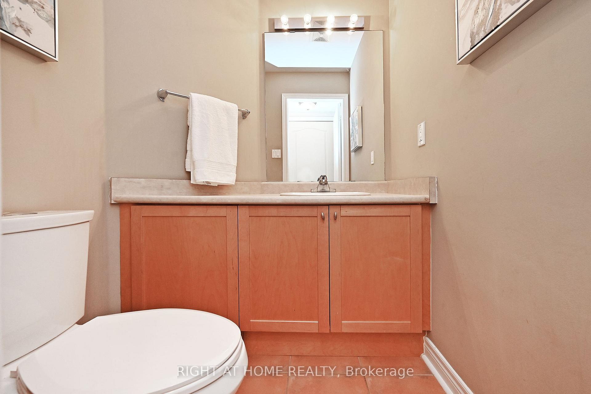 Photo 25 of 58 Valemount Way, Aurora, Bayview Wellington — HOMEH
