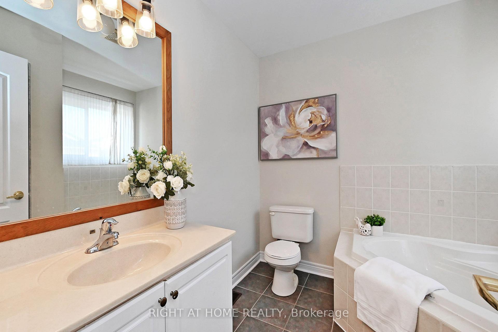 Photo 27 of 58 Valemount Way, Aurora, Bayview Wellington — HOMEH