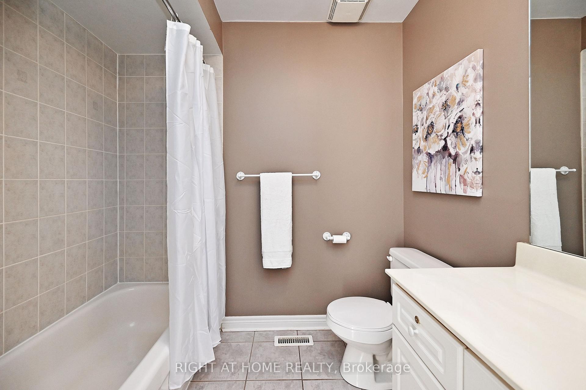 Photo 33 of 58 Valemount Way, Aurora, Bayview Wellington — HOMEH
