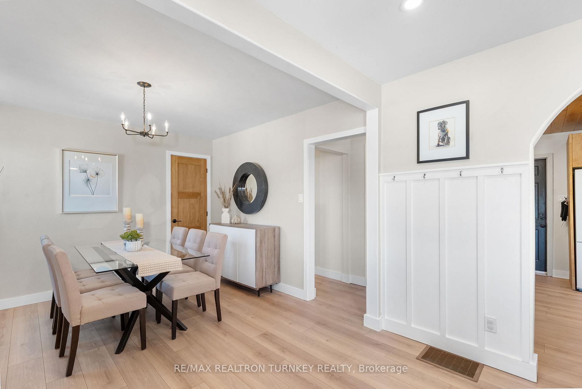 Photo 3 of 86 Simcoe Street, Essa, Angus — HOMEH