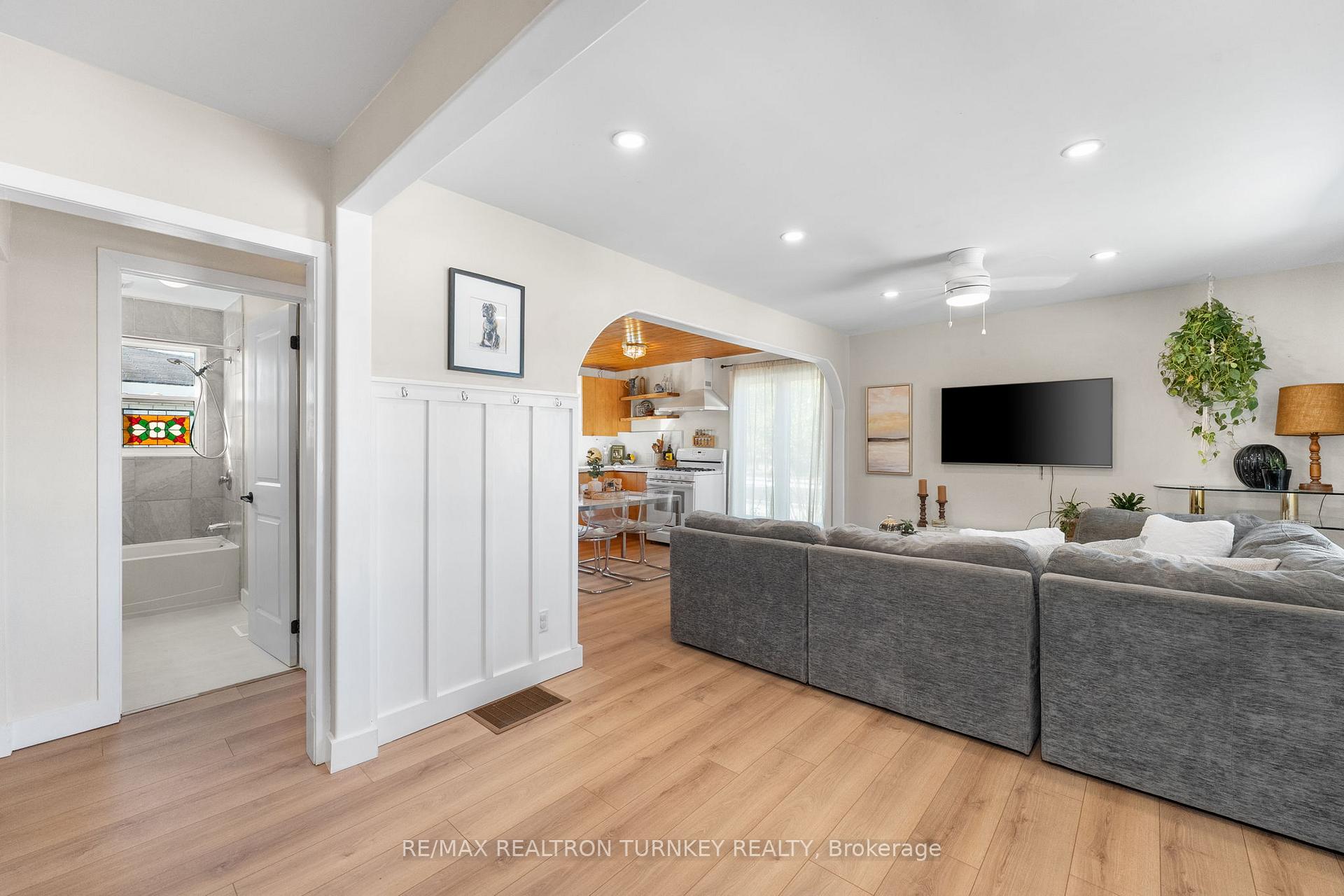 Photo 7 of 86 Simcoe Street, Essa, Angus — HOMEH