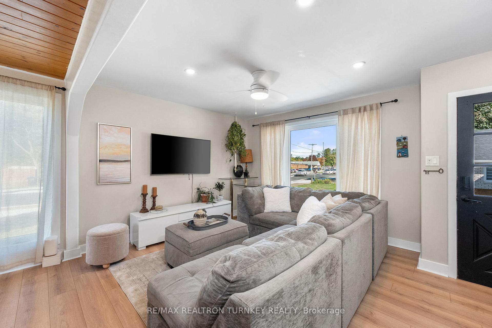 Photo 6 of 86 Simcoe Street, Essa, Angus — HOMEH