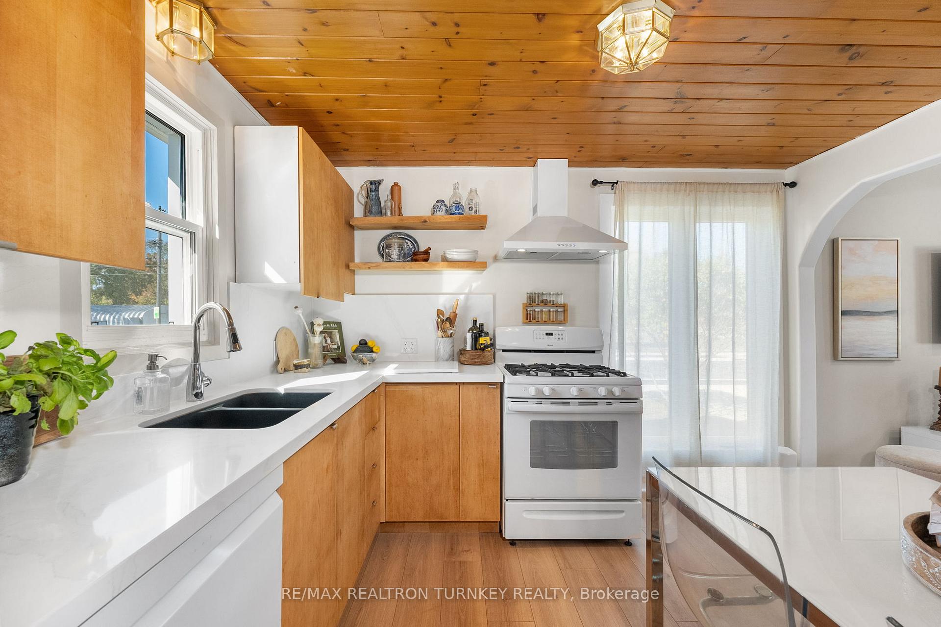Photo 9 of 86 Simcoe Street, Essa, Angus — HOMEH