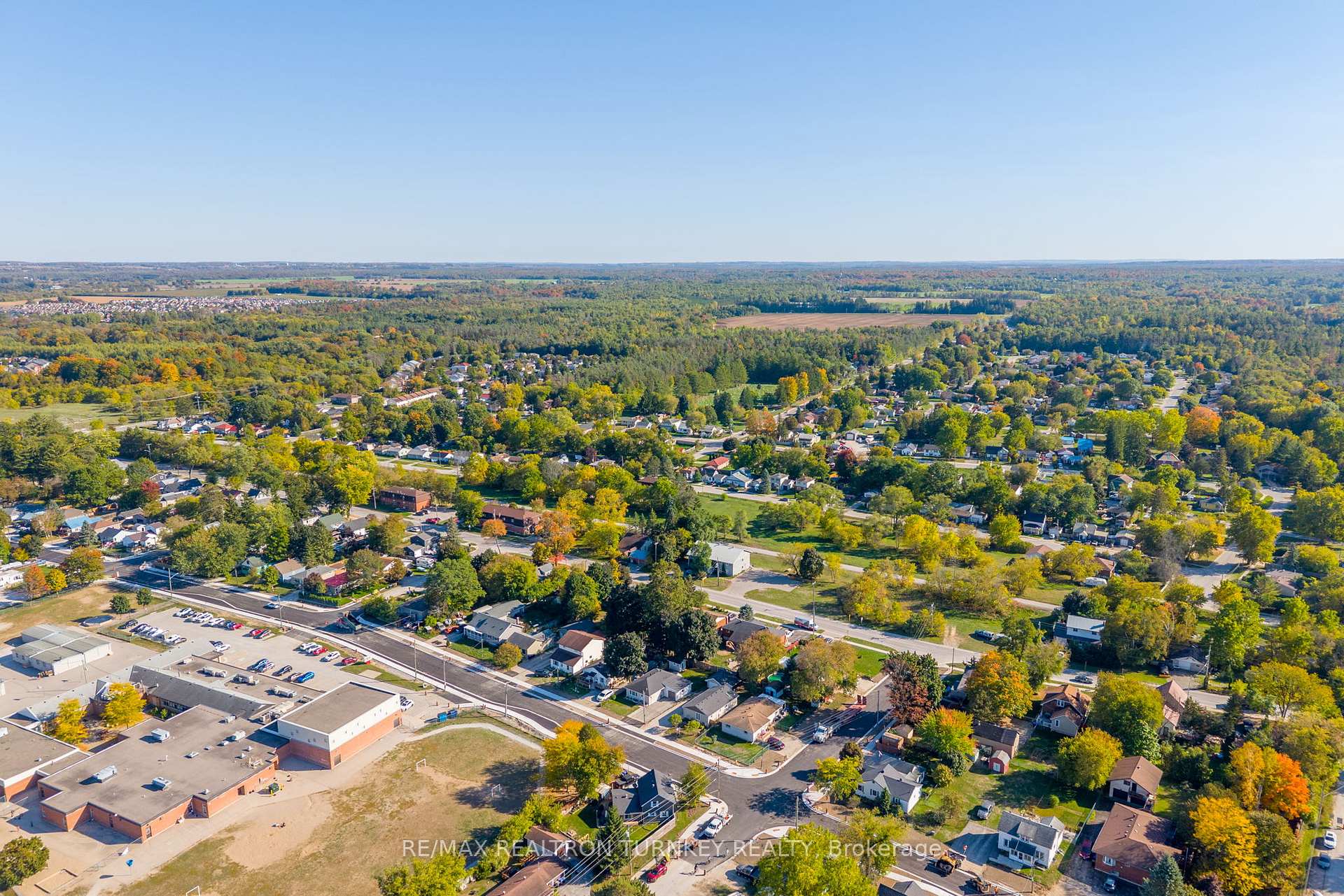 Photo 30 of 86 Simcoe Street, Essa, Angus — HOMEH