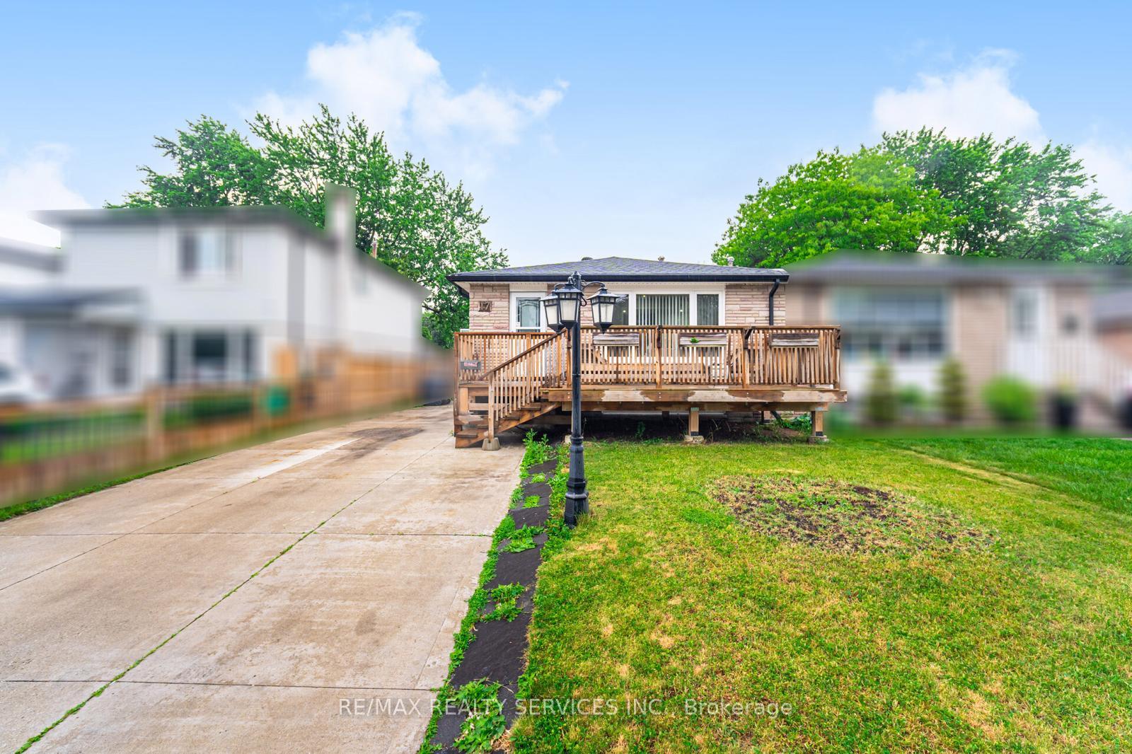 Front of 17 Garside Crescent