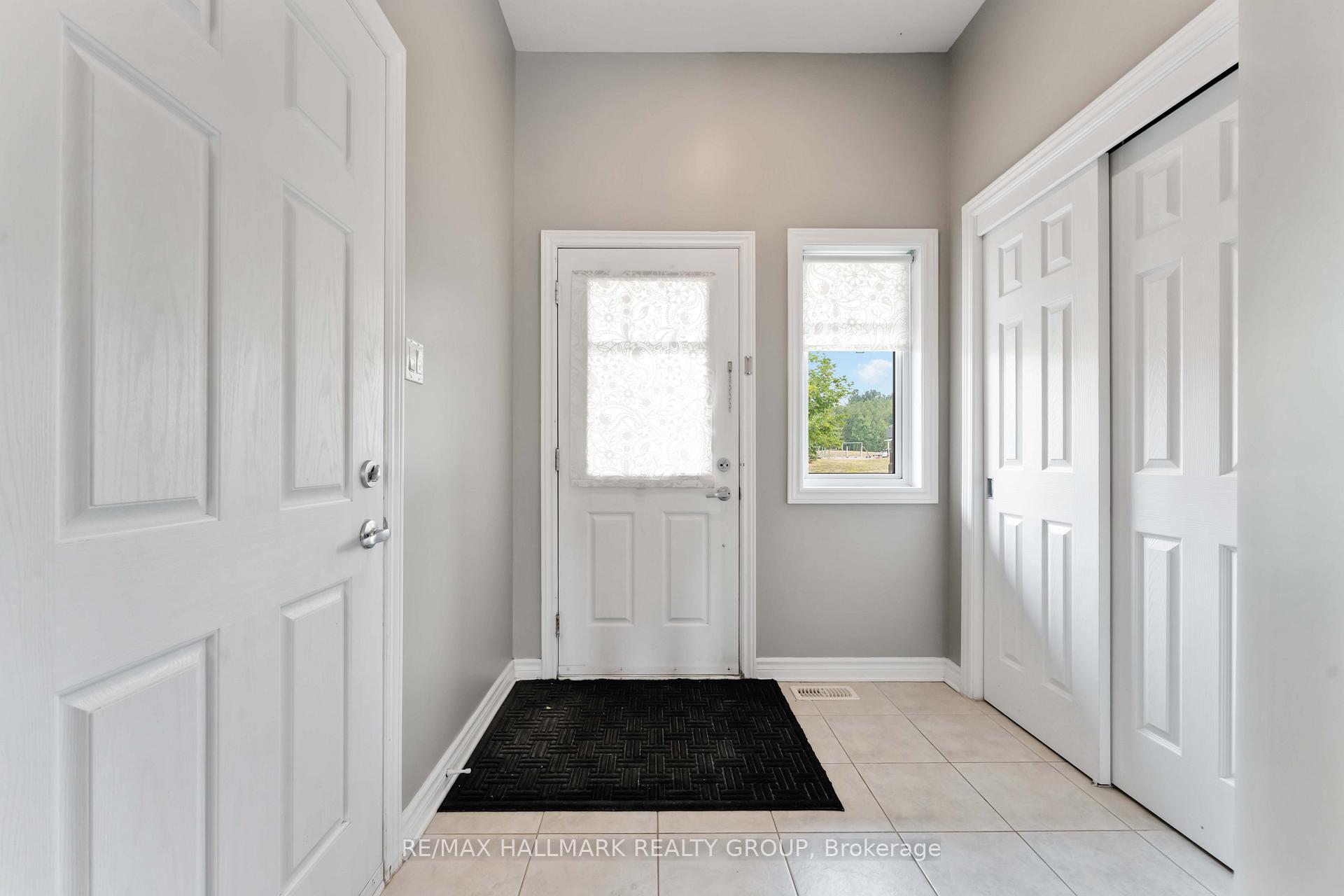 Photo 2 of 125 Mancini Way, Ottawa, Barrhaven - Strandherd — HOMEH