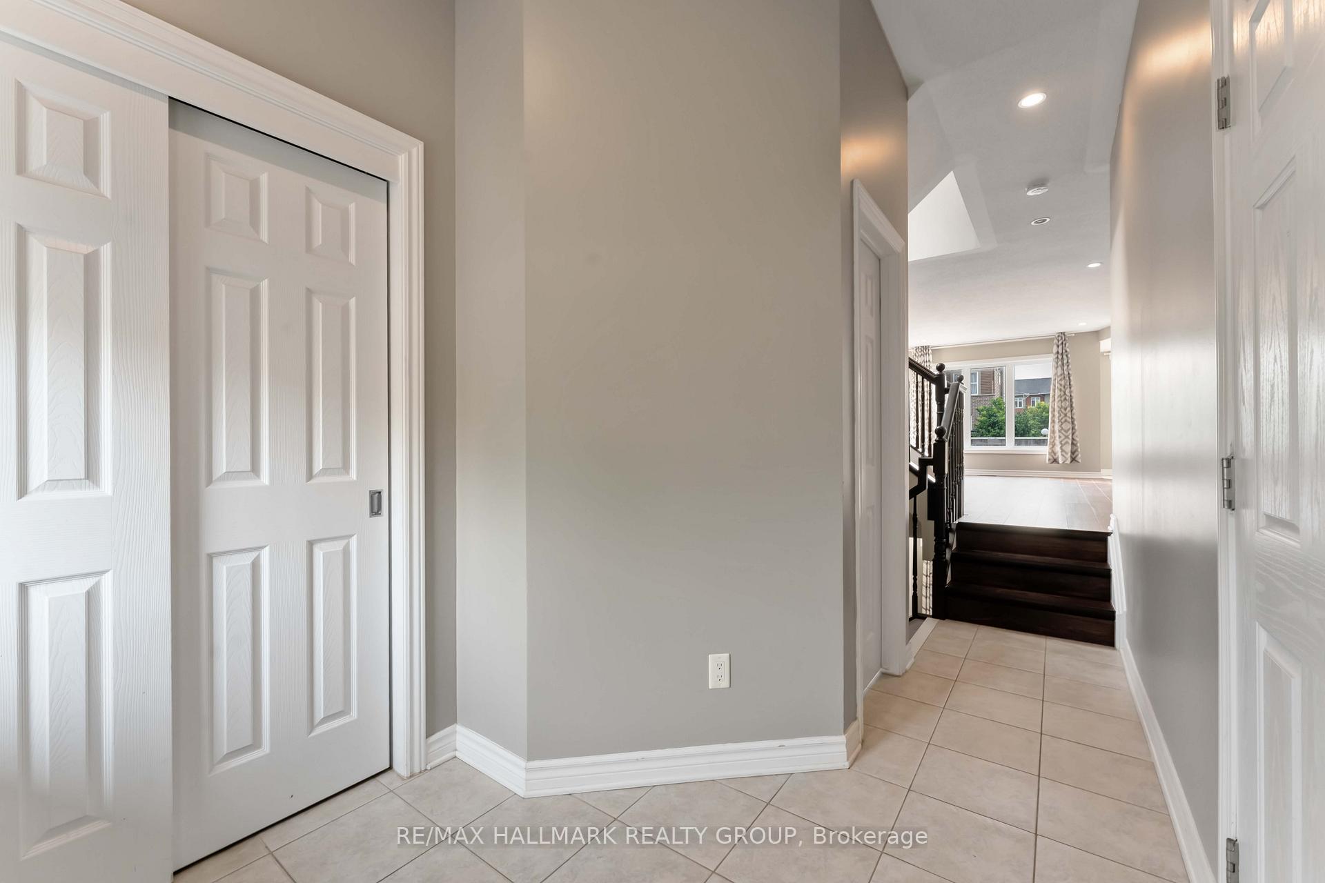 Photo 4 of 125 Mancini Way, Ottawa, Barrhaven - Strandherd — HOMEH