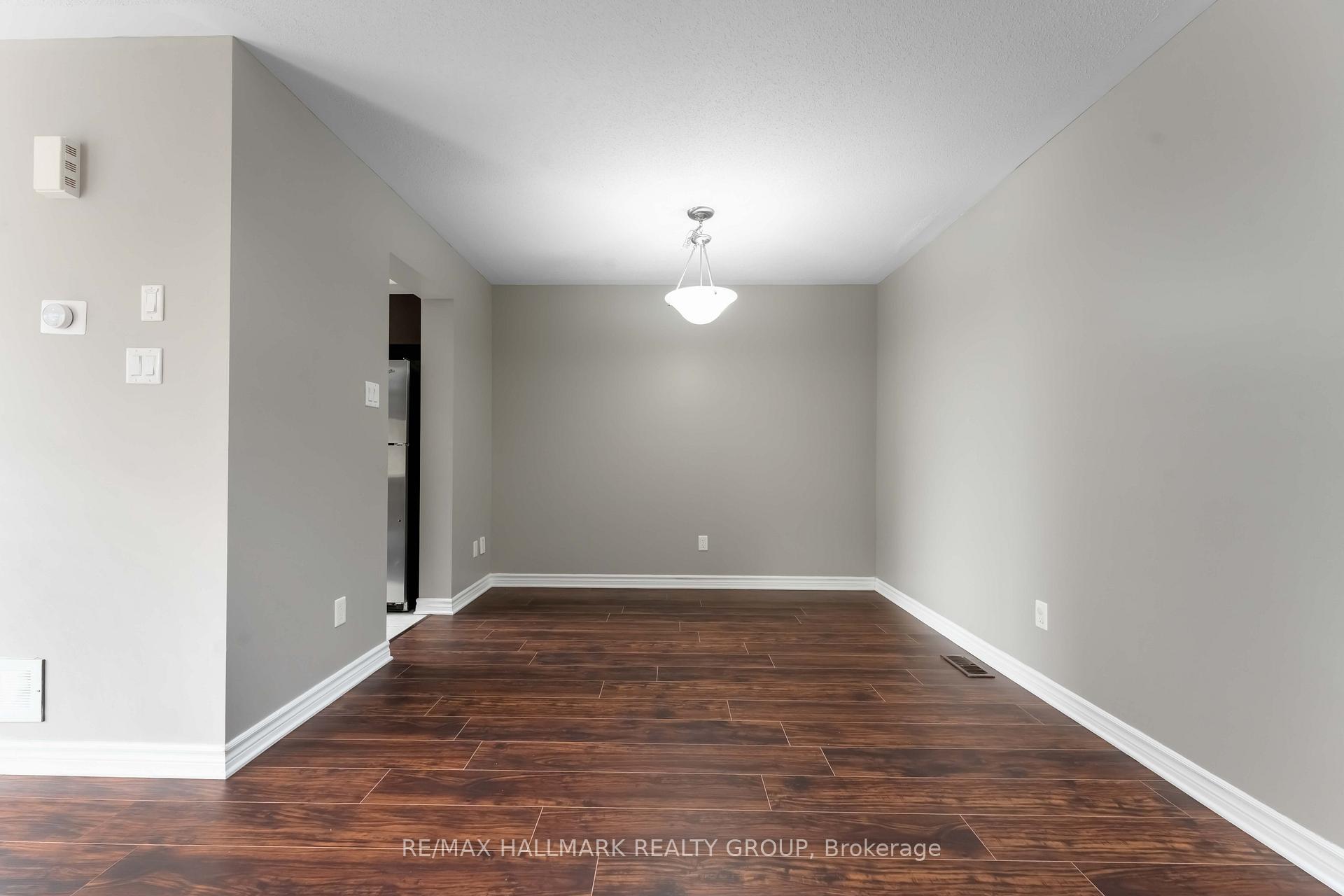 Photo 6 of 125 Mancini Way, Ottawa, Barrhaven - Strandherd — HOMEH
