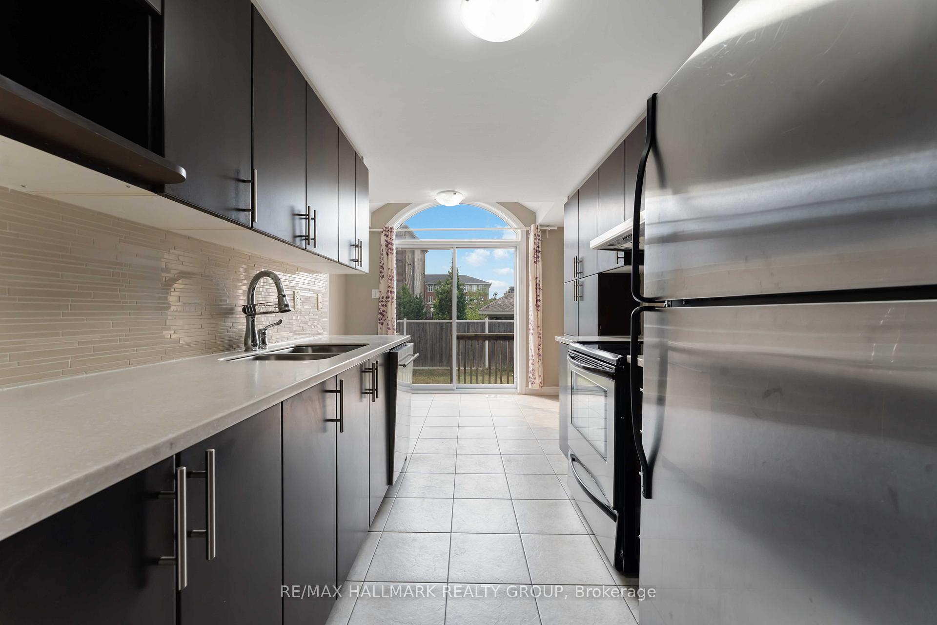 Photo 8 of 125 Mancini Way, Ottawa, Barrhaven - Strandherd — HOMEH