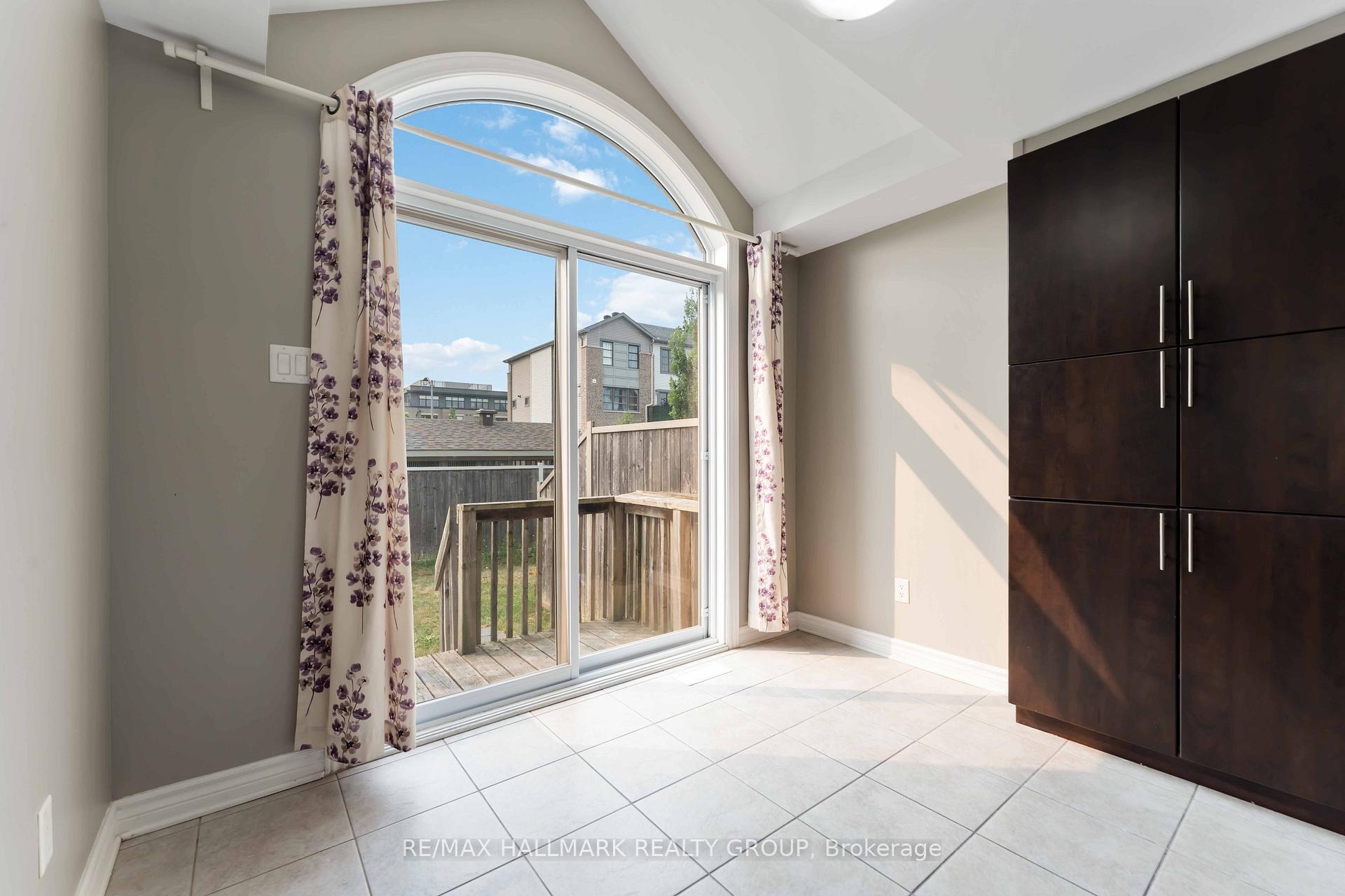 Photo 13 of 125 Mancini Way, Ottawa, Barrhaven - Strandherd — HOMEH