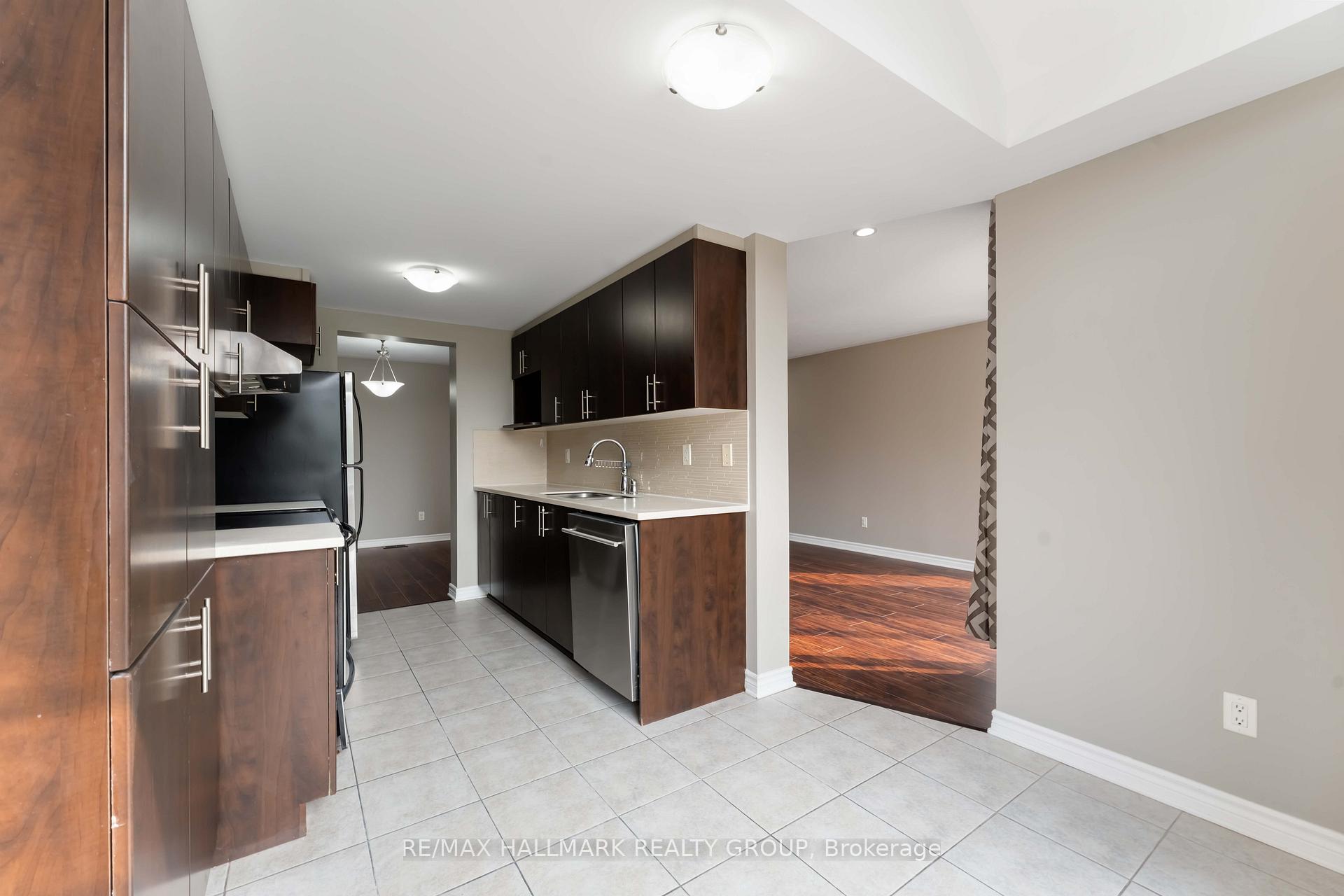 Photo 21 of 125 Mancini Way, Ottawa, Barrhaven - Strandherd — HOMEH