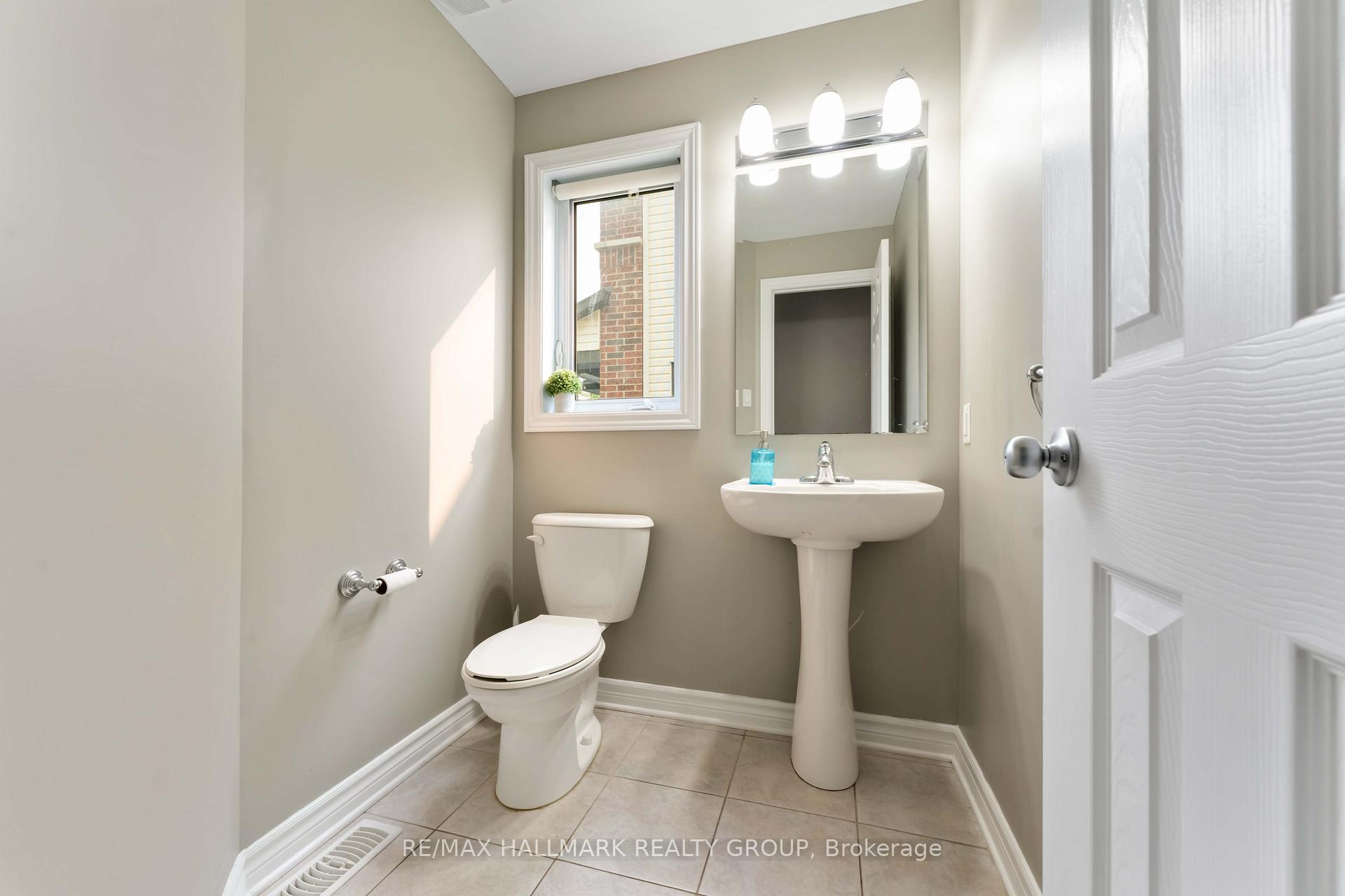 Photo 18 of 125 Mancini Way, Ottawa, Barrhaven - Strandherd — HOMEH