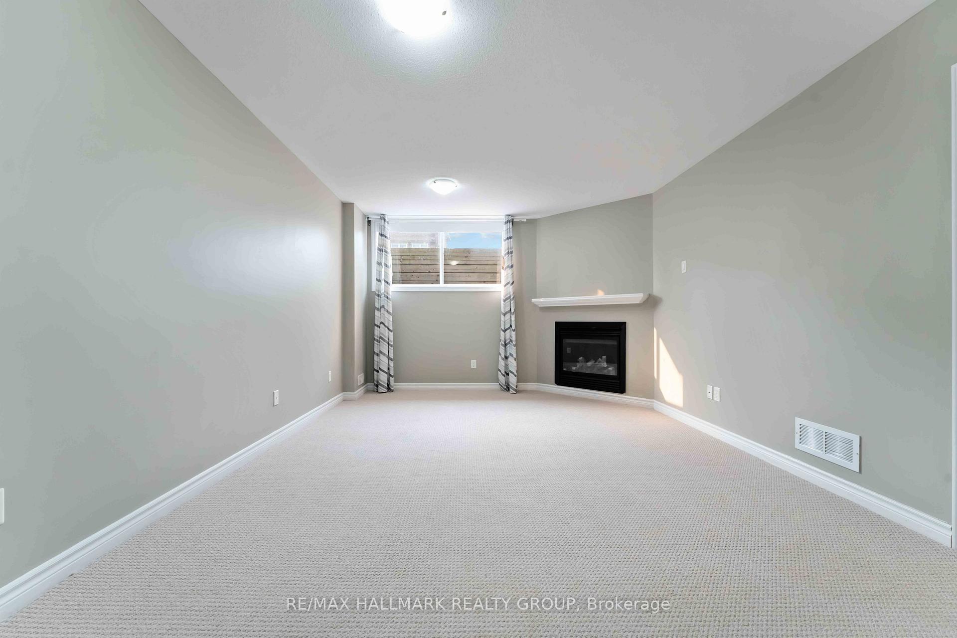 Photo 35 of 125 Mancini Way, Ottawa, Barrhaven - Strandherd — HOMEH