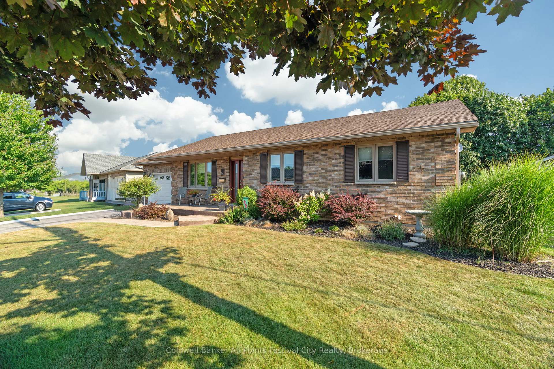 Photo 6 of 36 Balvina Drive W, Goderich, Goderich (Town) — HOMEH