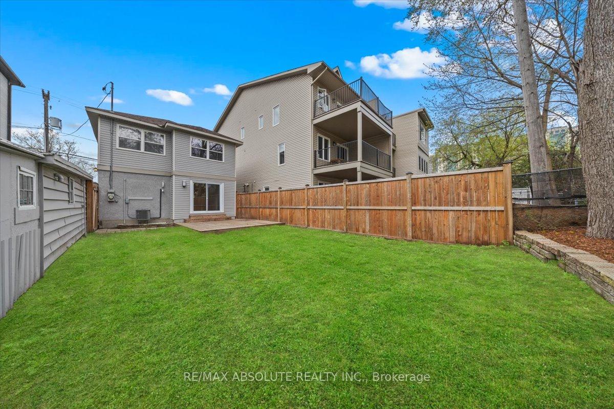 Photo 3 of 142 Lees Avenue, Ottawa, Ottawa East — HOMEH