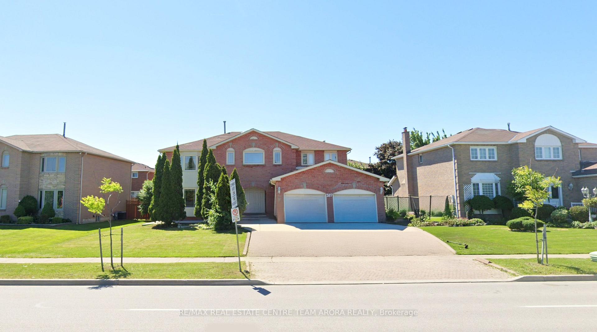 Front of 387 Ray Lawson Boulevard