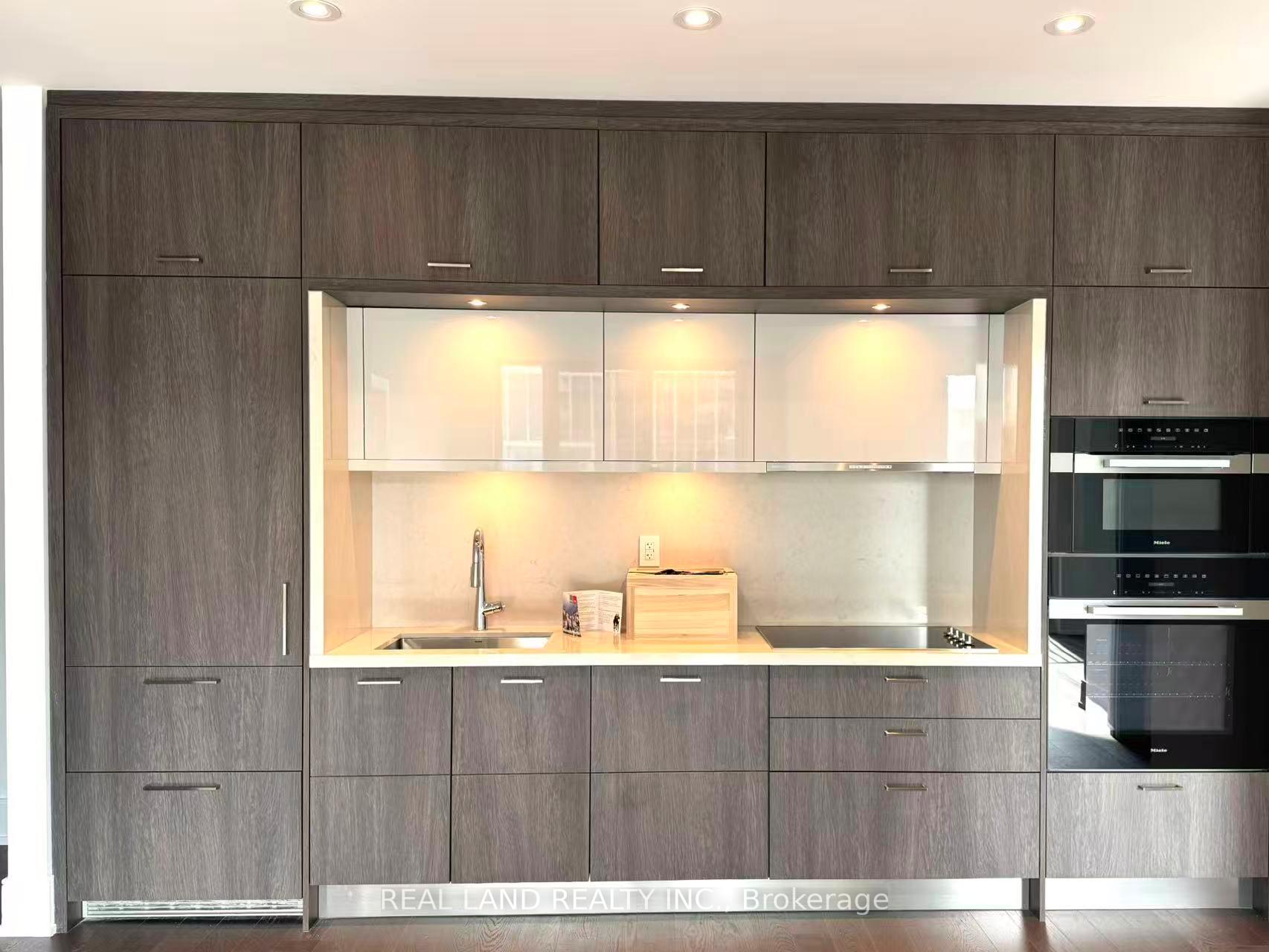 Photo 3 of Unit 1027, 155 Merchants' Wharf, Toronto, Waterfront Communities — HOMEH