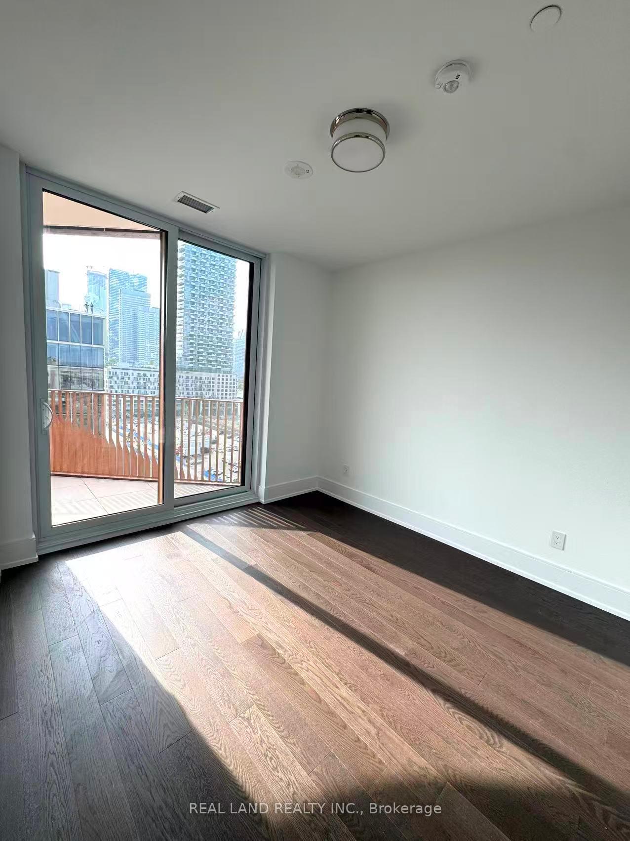 Photo 5 of Unit 1027, 155 Merchants' Wharf, Toronto, Waterfront Communities — HOMEH