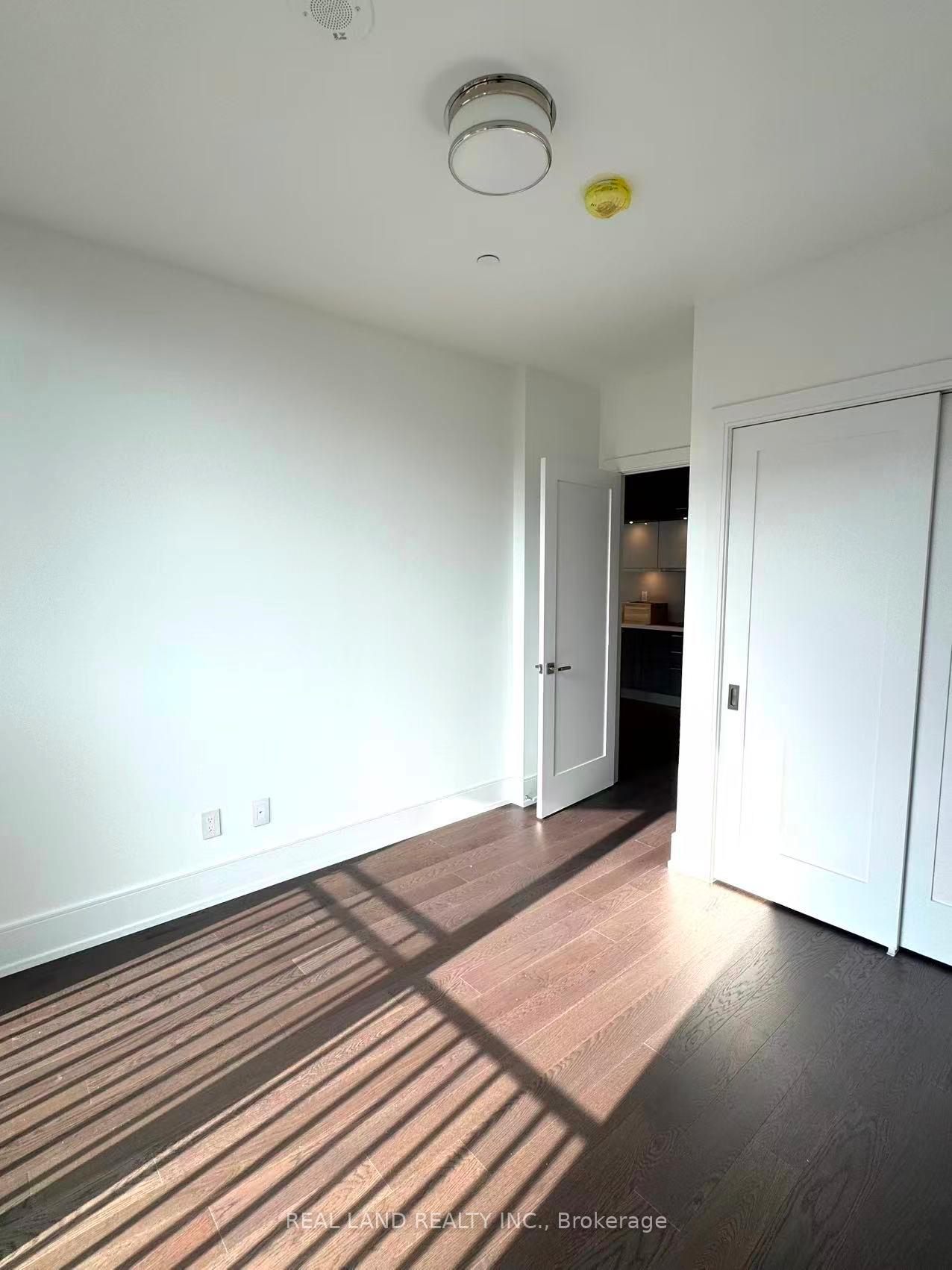 Photo 8 of Unit 1027, 155 Merchants' Wharf, Toronto, Waterfront Communities — HOMEH