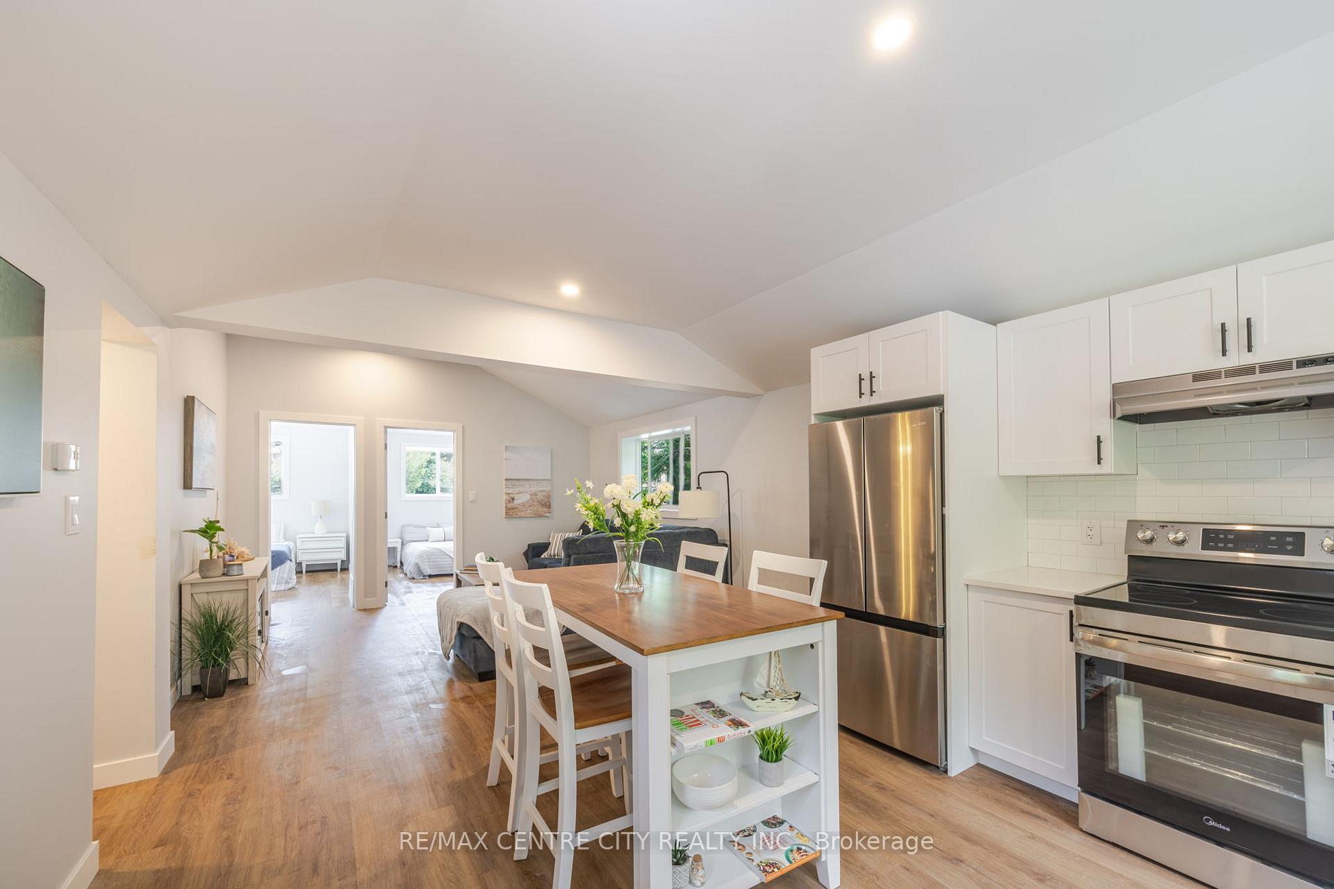 Photo 4 of 277 Charlotte Street, Central Elgin, Port Stanley — HOMEH