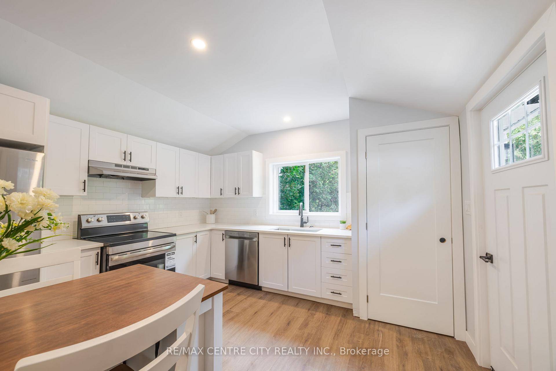 Photo 5 of 277 Charlotte Street, Central Elgin, Port Stanley — HOMEH