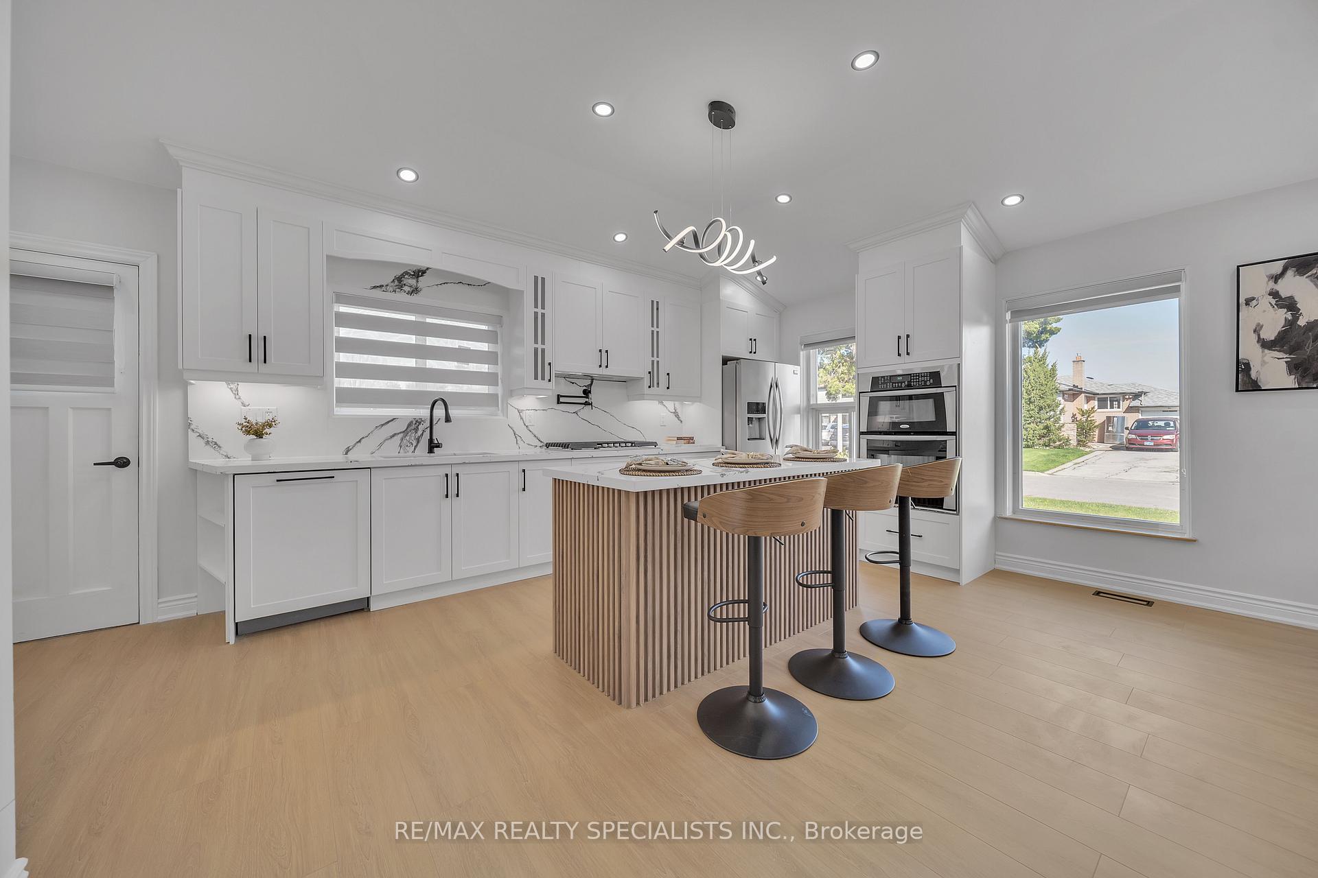 Photo 4 of 9 Pleaseley Road, Brampton, Brampton East — HOMEH