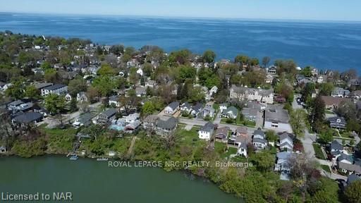 Photo 5 of 115A Main Street, St. Catharines, Port Dalhousie — HOMEH