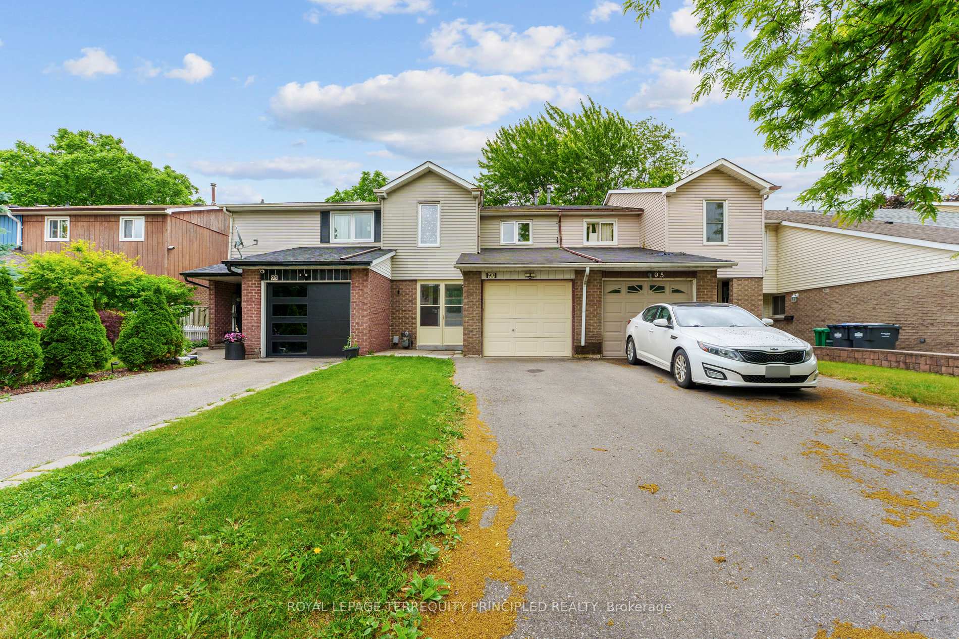 Photo 1 of 97 Royal Salisbury Way, Brampton, Madoc — HOMEH