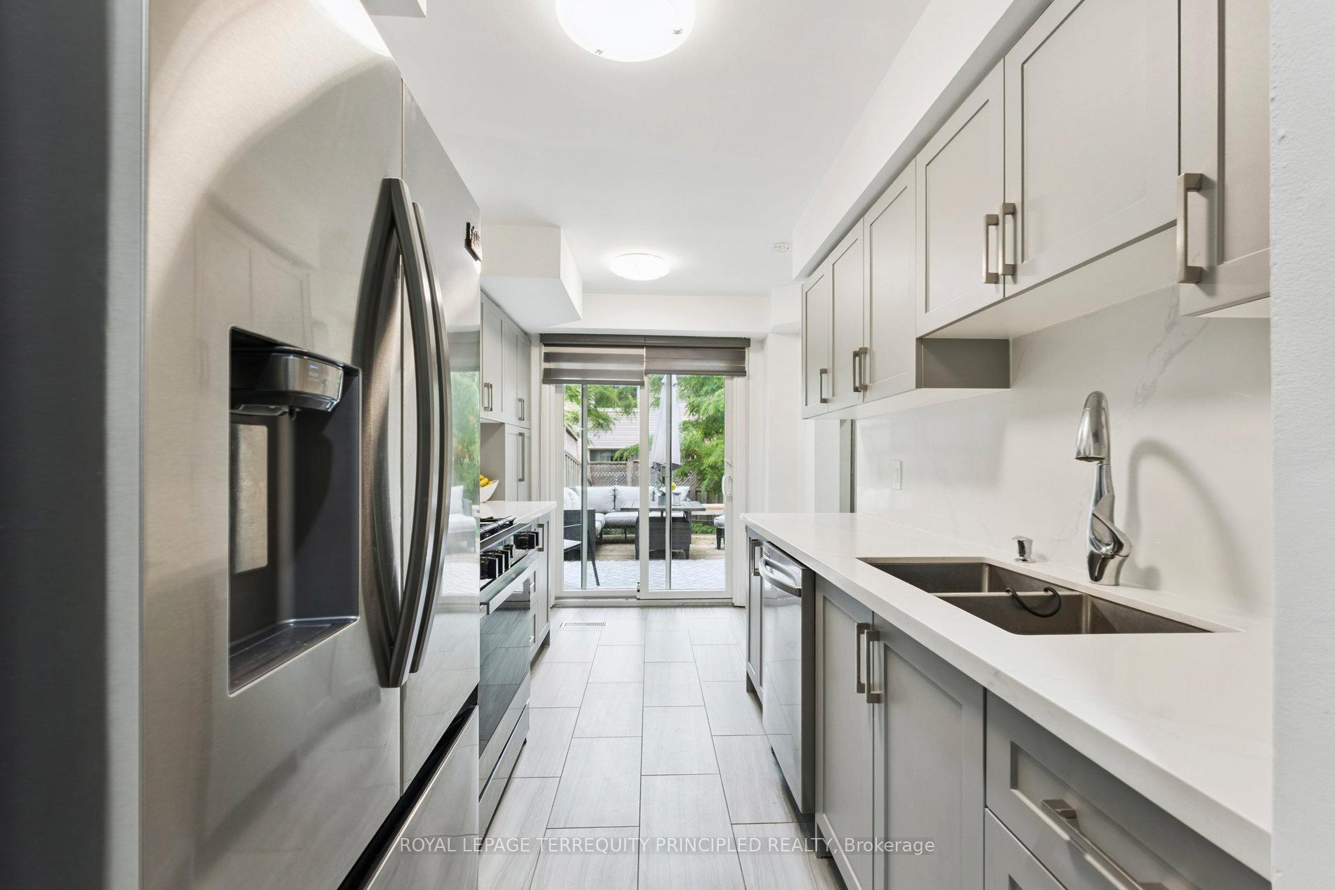 Photo 5 of 97 Royal Salisbury Way, Brampton, Madoc — HOMEH