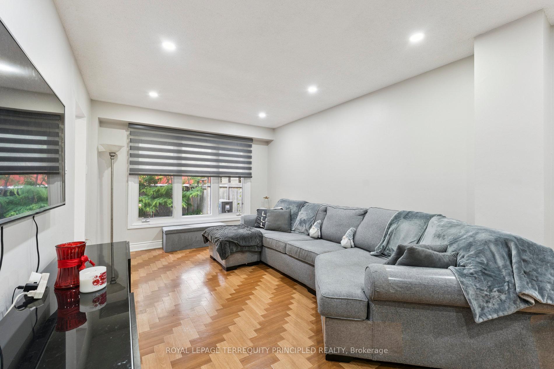 Photo 3 of 97 Royal Salisbury Way, Brampton, Madoc — HOMEH