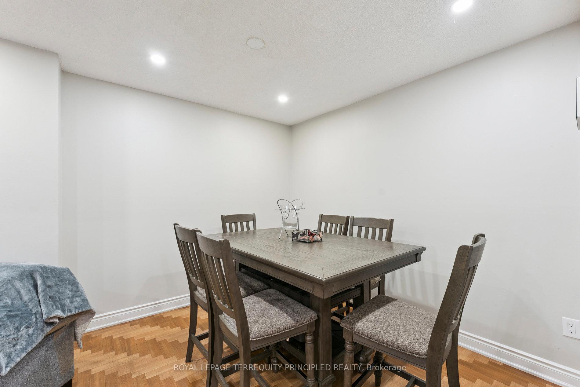 Photo 20 of 97 Royal Salisbury Way, Brampton, Madoc — HOMEH