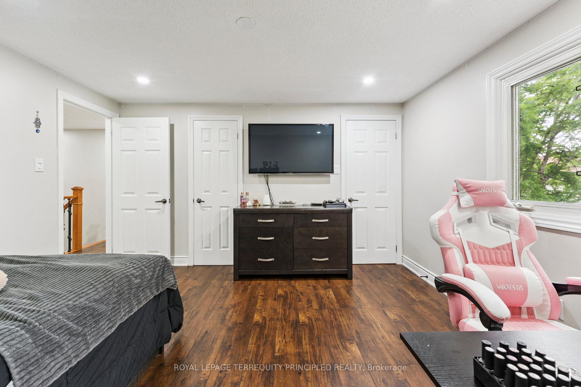 Photo 4 of 97 Royal Salisbury Way, Brampton, Madoc — HOMEH