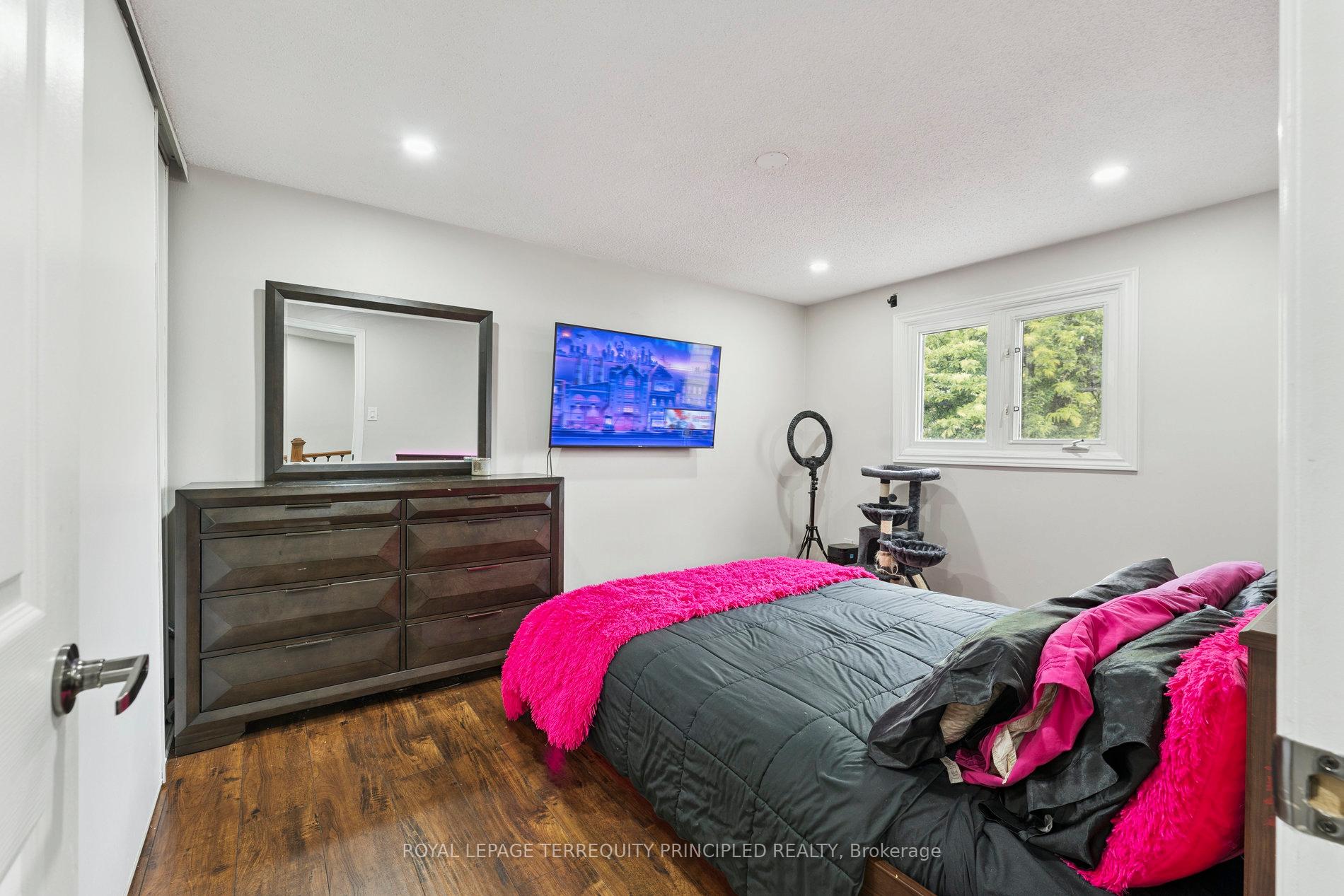 Photo 8 of 97 Royal Salisbury Way, Brampton, Madoc — HOMEH