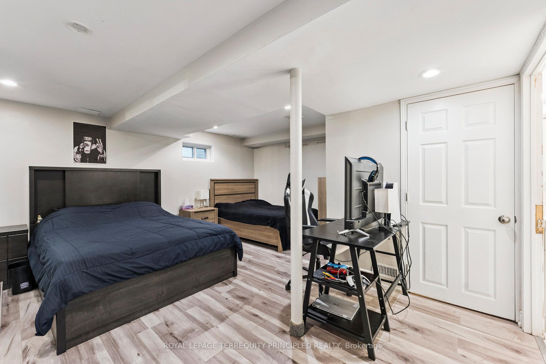 Photo 11 of 97 Royal Salisbury Way, Brampton, Madoc — HOMEH