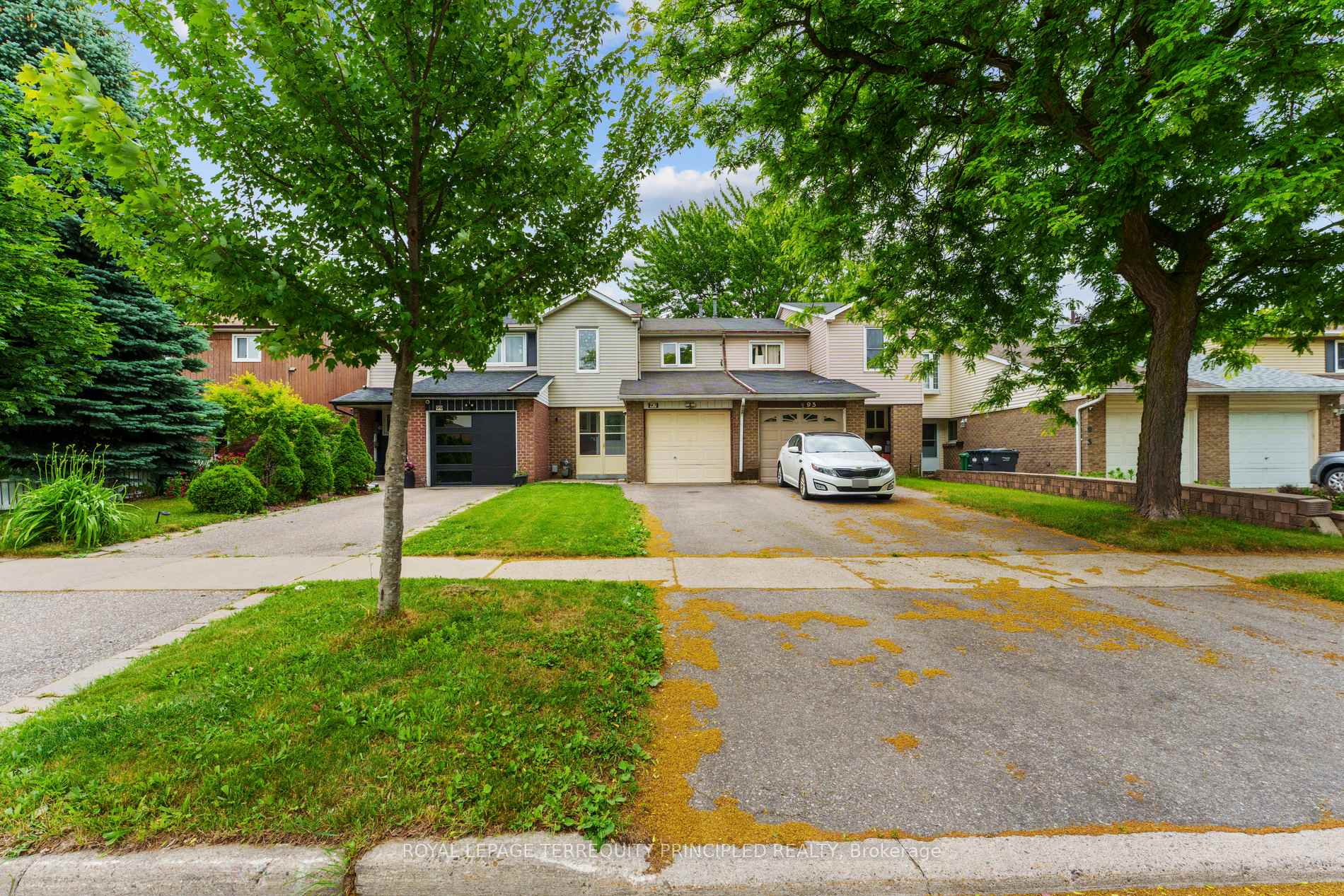 Photo 23 of 97 Royal Salisbury Way, Brampton, Madoc — HOMEH