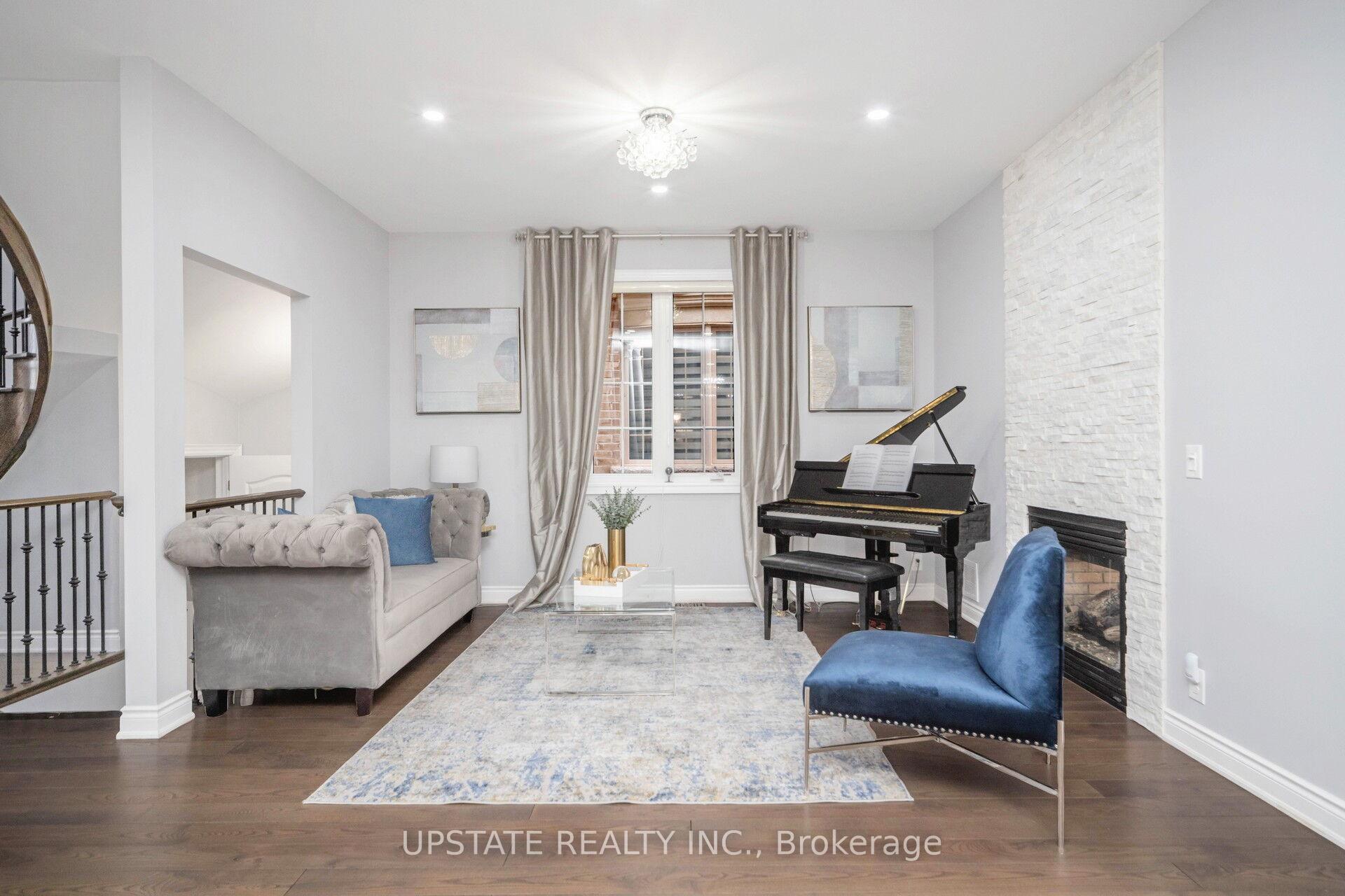 Photo 4 of 8 Lost Canyon Way, Brampton, Credit Valley — HOMEH