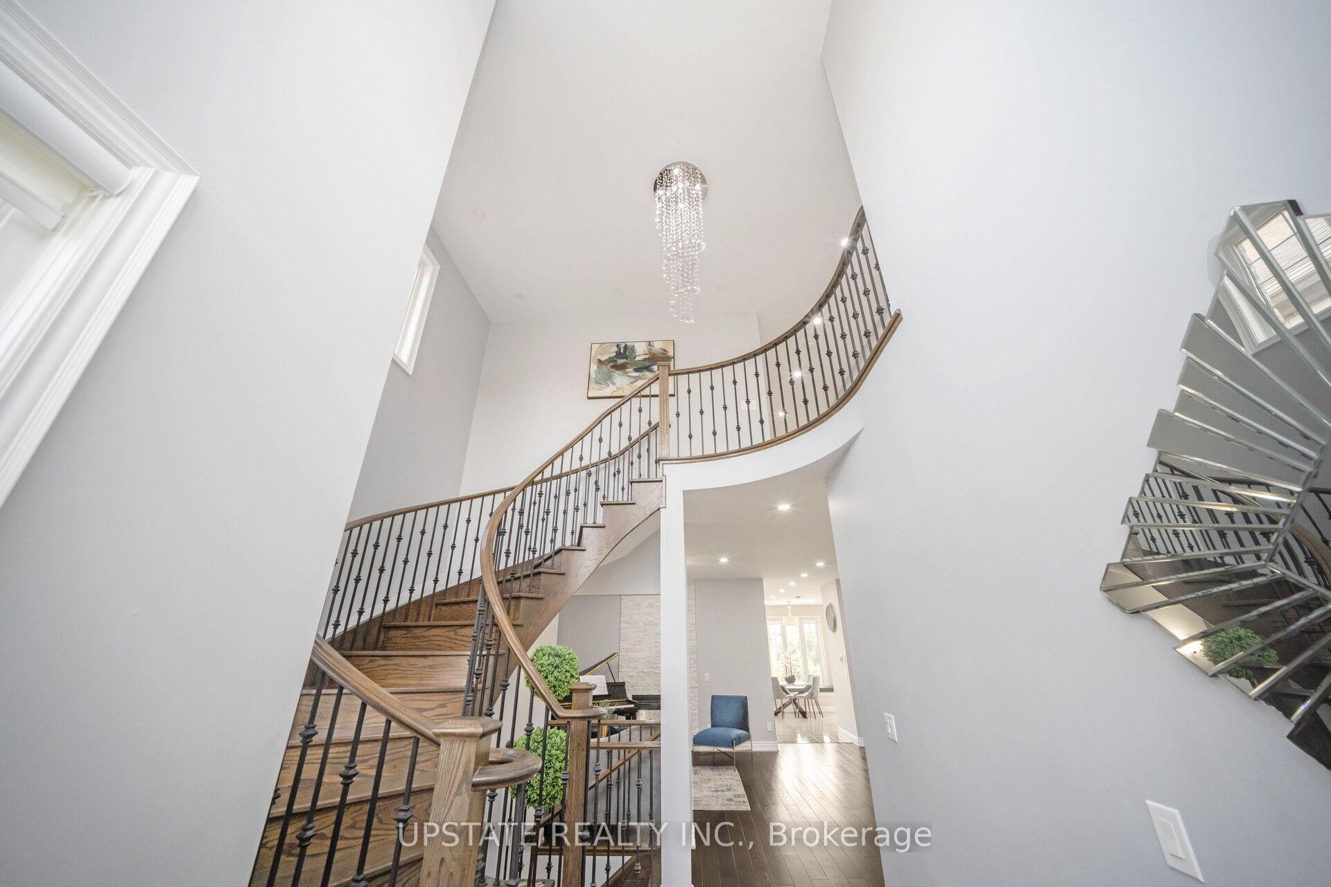 Photo 15 of 8 Lost Canyon Way, Brampton, Credit Valley — HOMEH