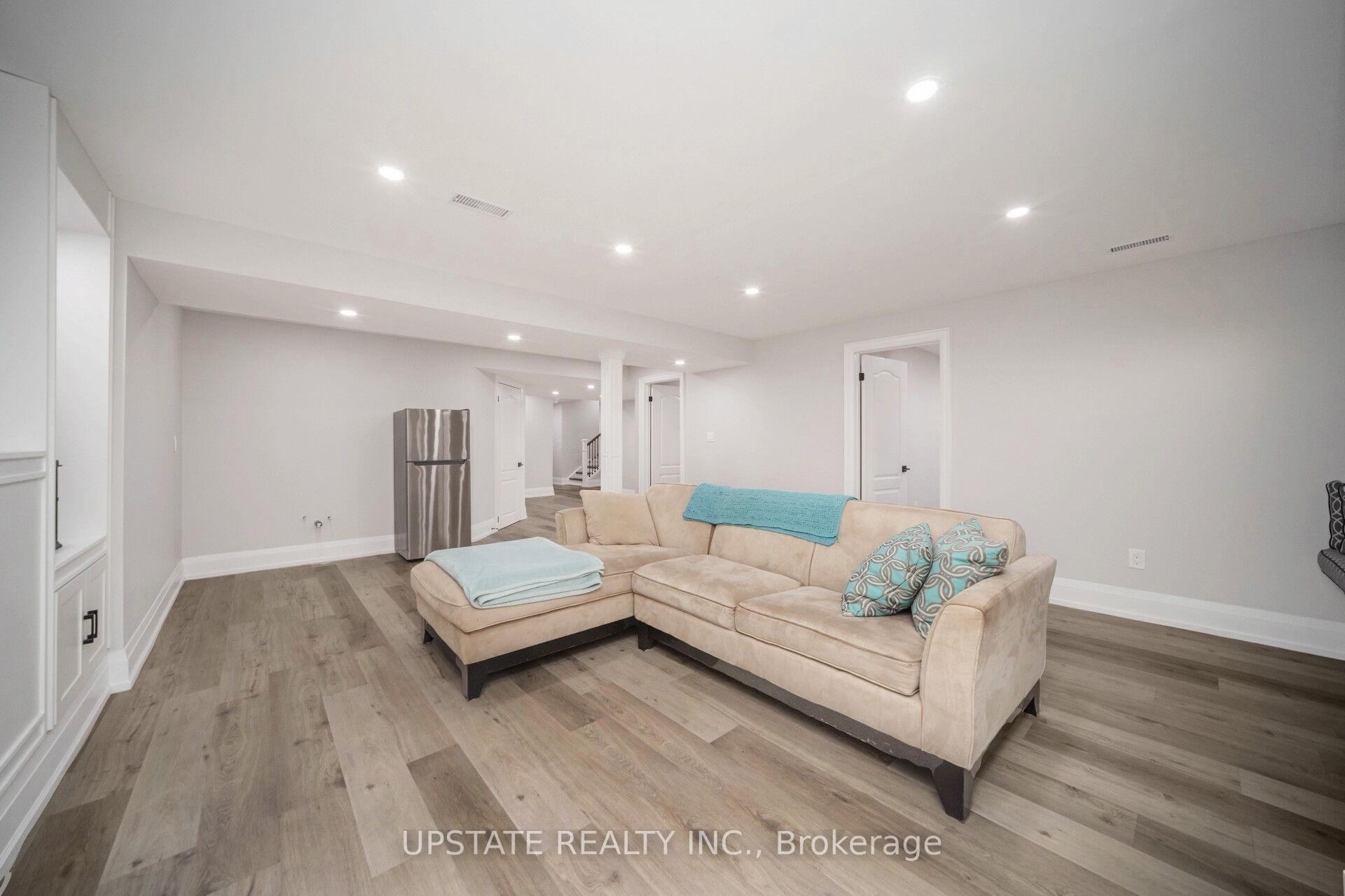 Photo 22 of 8 Lost Canyon Way, Brampton, Credit Valley — HOMEH