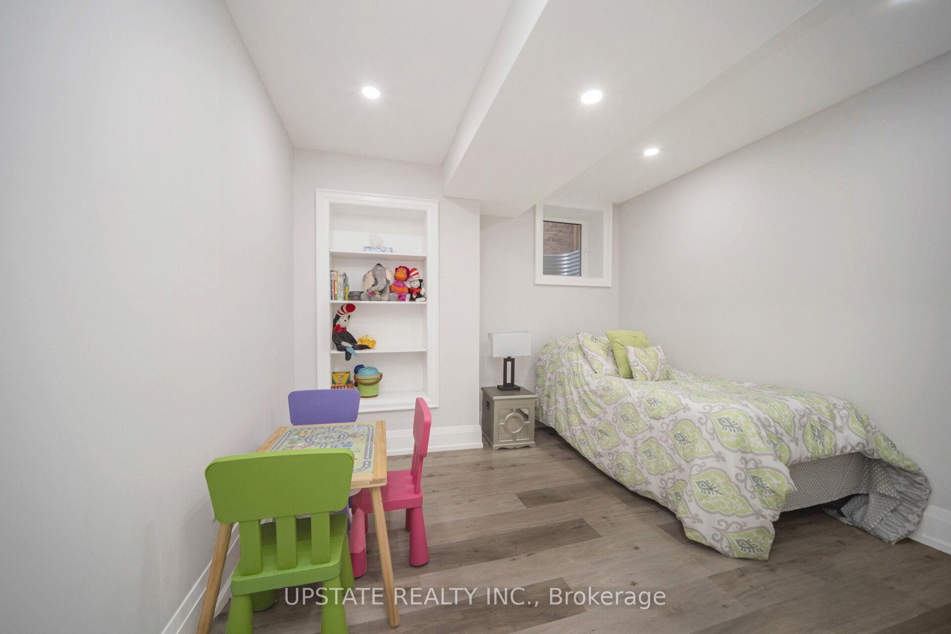 Photo 36 of 8 Lost Canyon Way, Brampton, Credit Valley — HOMEH
