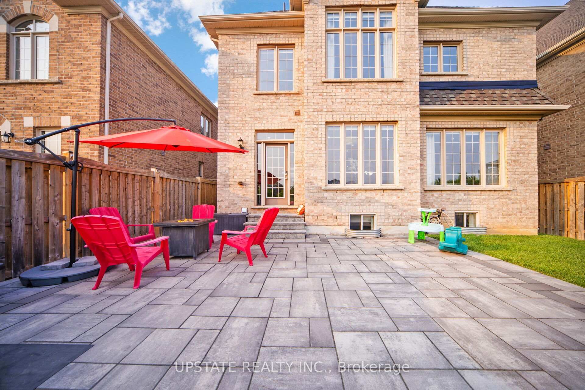 Photo 31 of 8 Lost Canyon Way, Brampton, Credit Valley — HOMEH