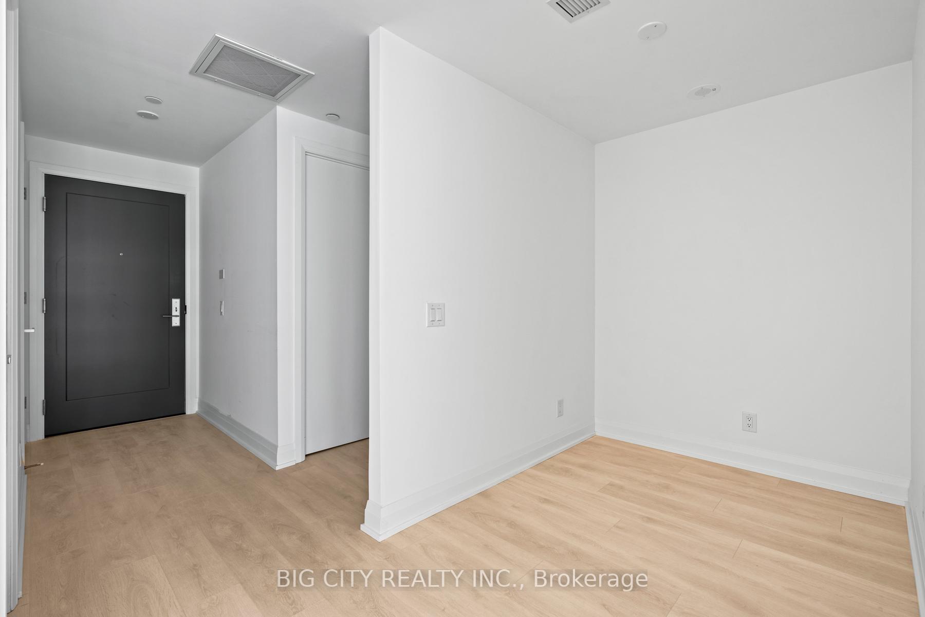 Photo 2 of Unit 1009, 33 Frederick Todd Way, Toronto, Thorncliffe Park — HOMEH