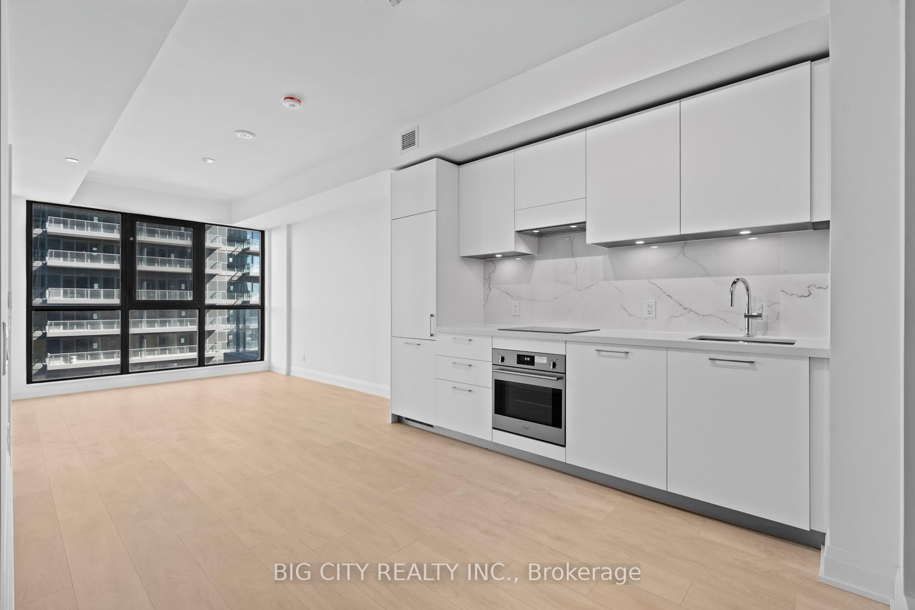 Photo 4 of Unit 1009, 33 Frederick Todd Way, Toronto, Thorncliffe Park — HOMEH