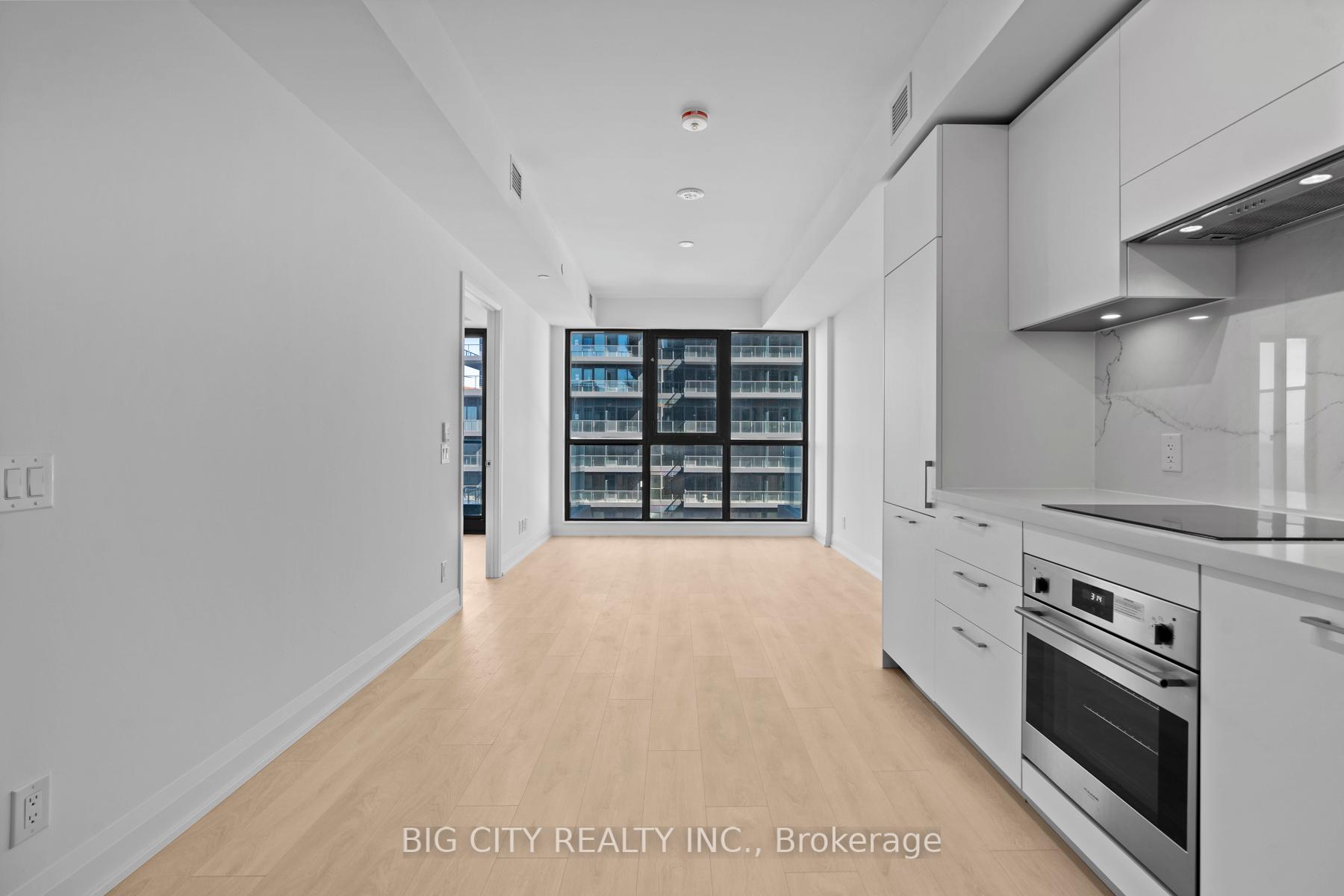 Photo 6 of Unit 1009, 33 Frederick Todd Way, Toronto, Thorncliffe Park — HOMEH