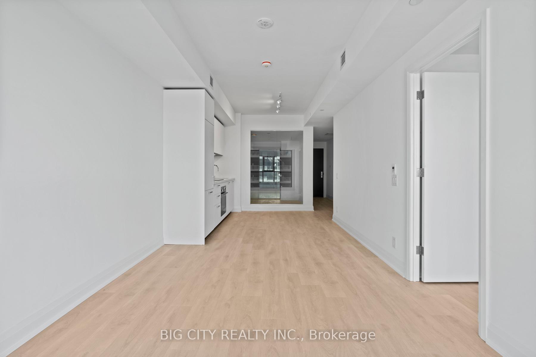 Photo 10 of Unit 1009, 33 Frederick Todd Way, Toronto, Thorncliffe Park — HOMEH