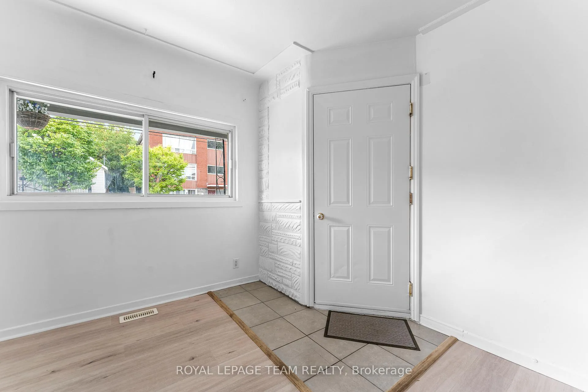 Photo 2 of 109 Marier Avenue, Ottawa, Vanier — HOMEH