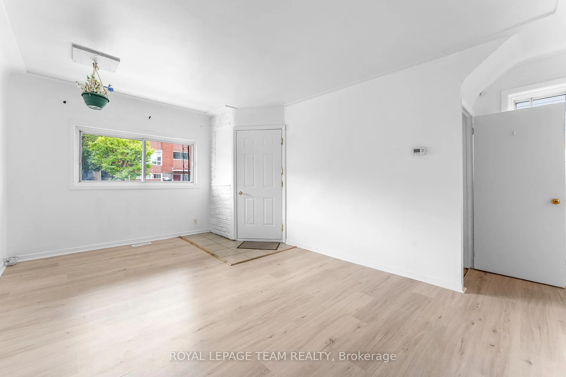 Photo 4 of 109 Marier Avenue, Ottawa, Vanier — HOMEH