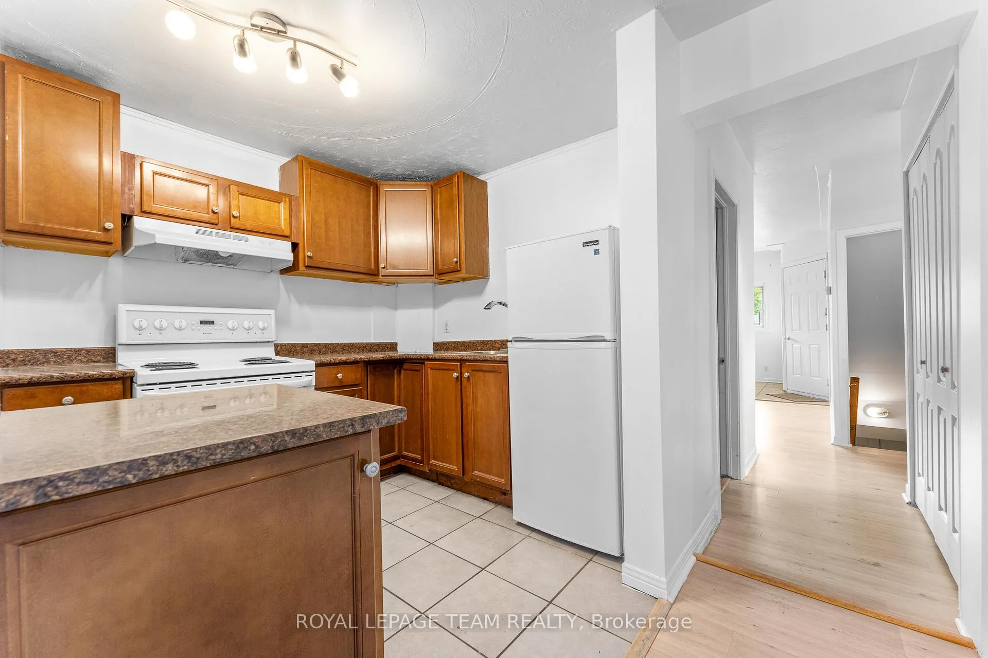 Photo 8 of 109 Marier Avenue, Ottawa, Vanier — HOMEH