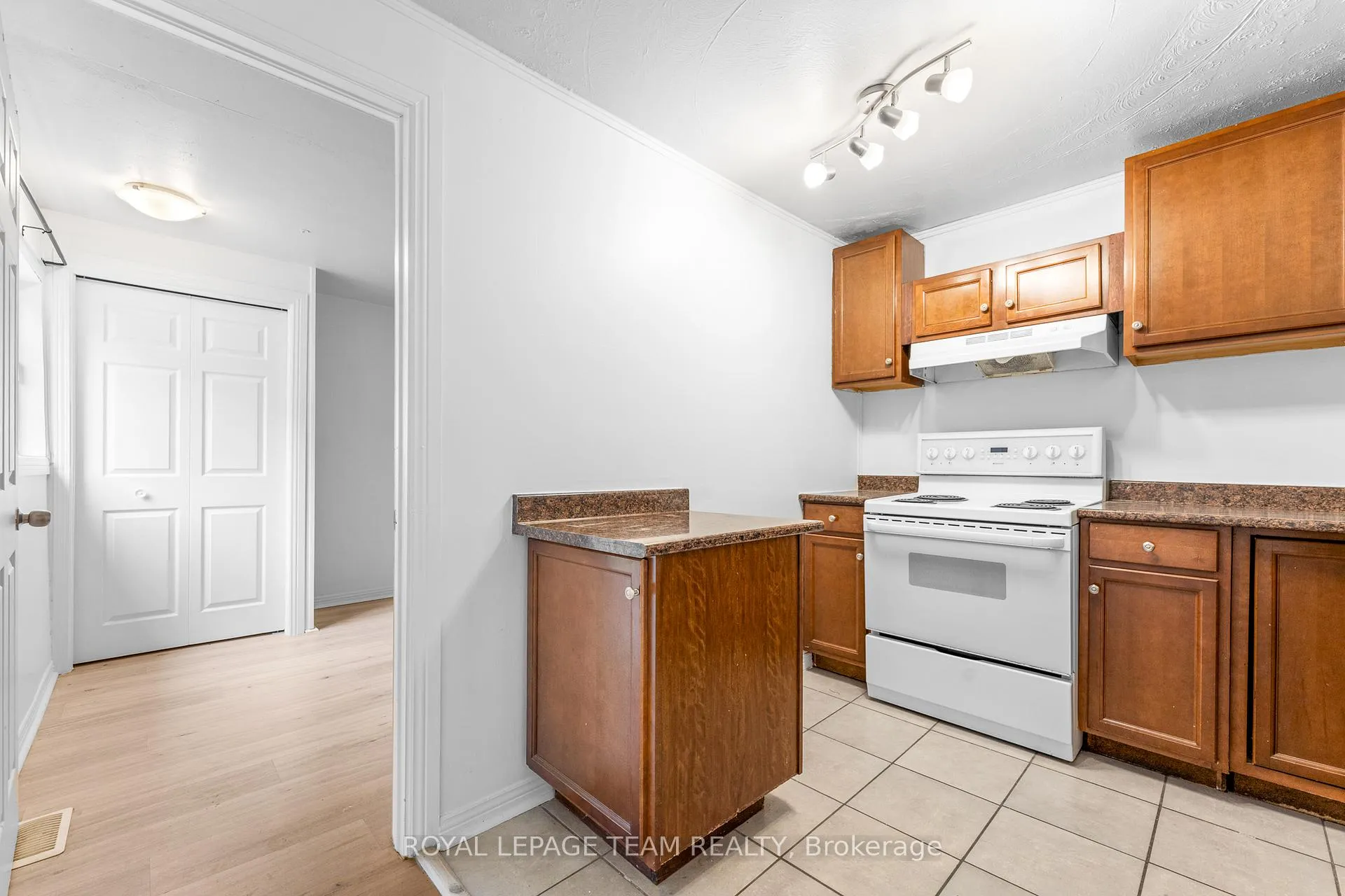 Photo 10 of 109 Marier Avenue, Ottawa, Vanier — HOMEH