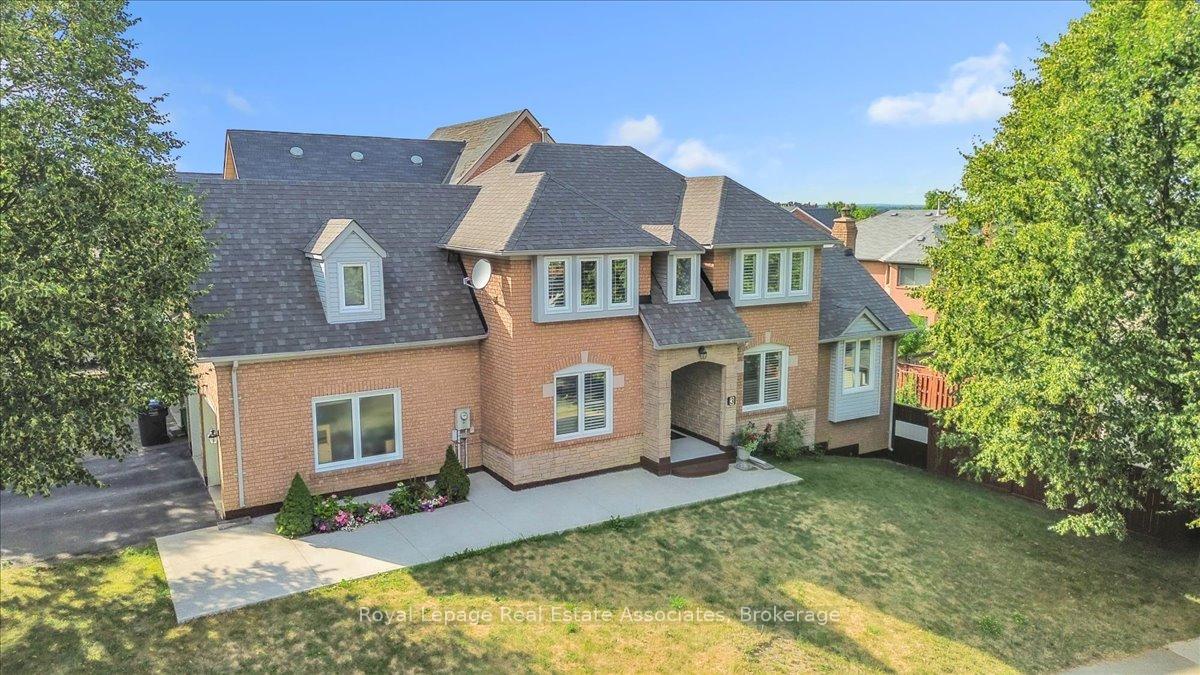 Photo 31 of 3 Stoneledge Circle, Brampton, Sandringham-Wellington — HOMEH